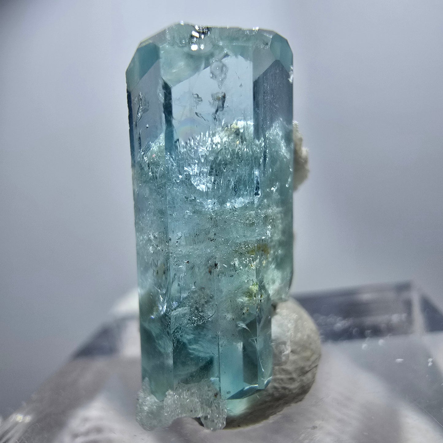 Seltener Aquamarin X mit Hyalit, Orthoklas Erongo, Namibia 20*17*11mm