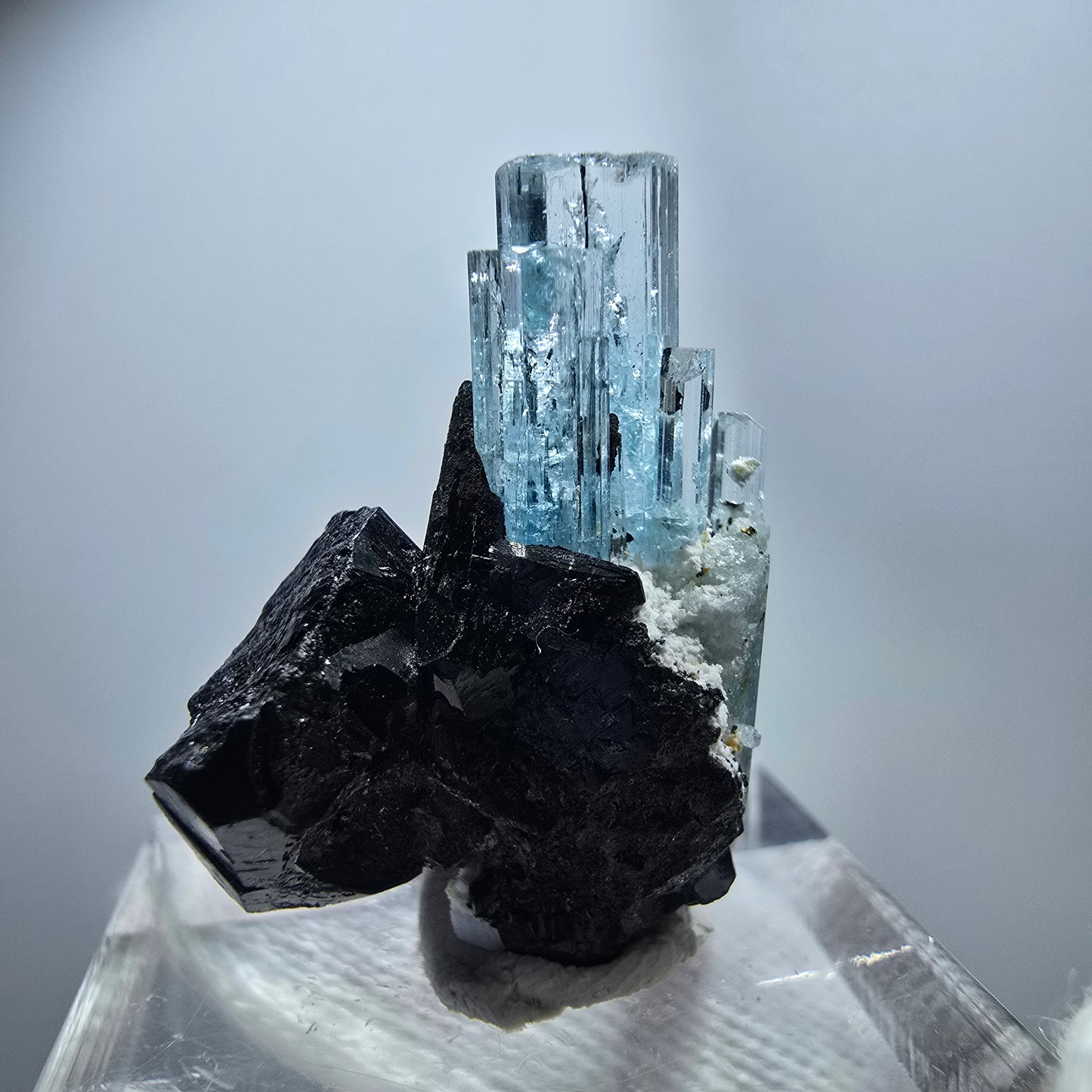 Seltener Aquamarin X mit Schörl Turmalin Erongo, Namibia 26*20*12mm