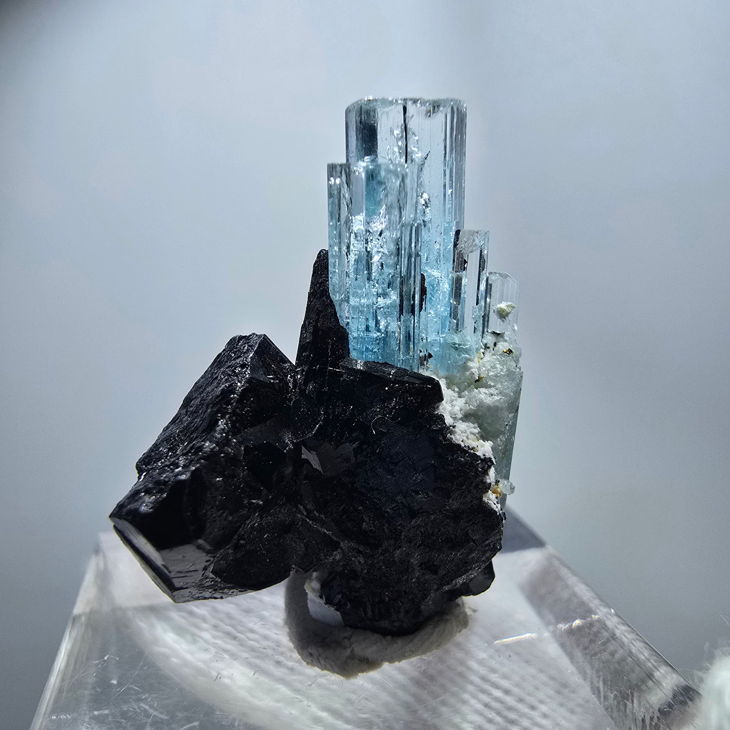 Seltener Aquamarin X mit Schörl Turmalin Erongo, Namibia 26*20*12mm