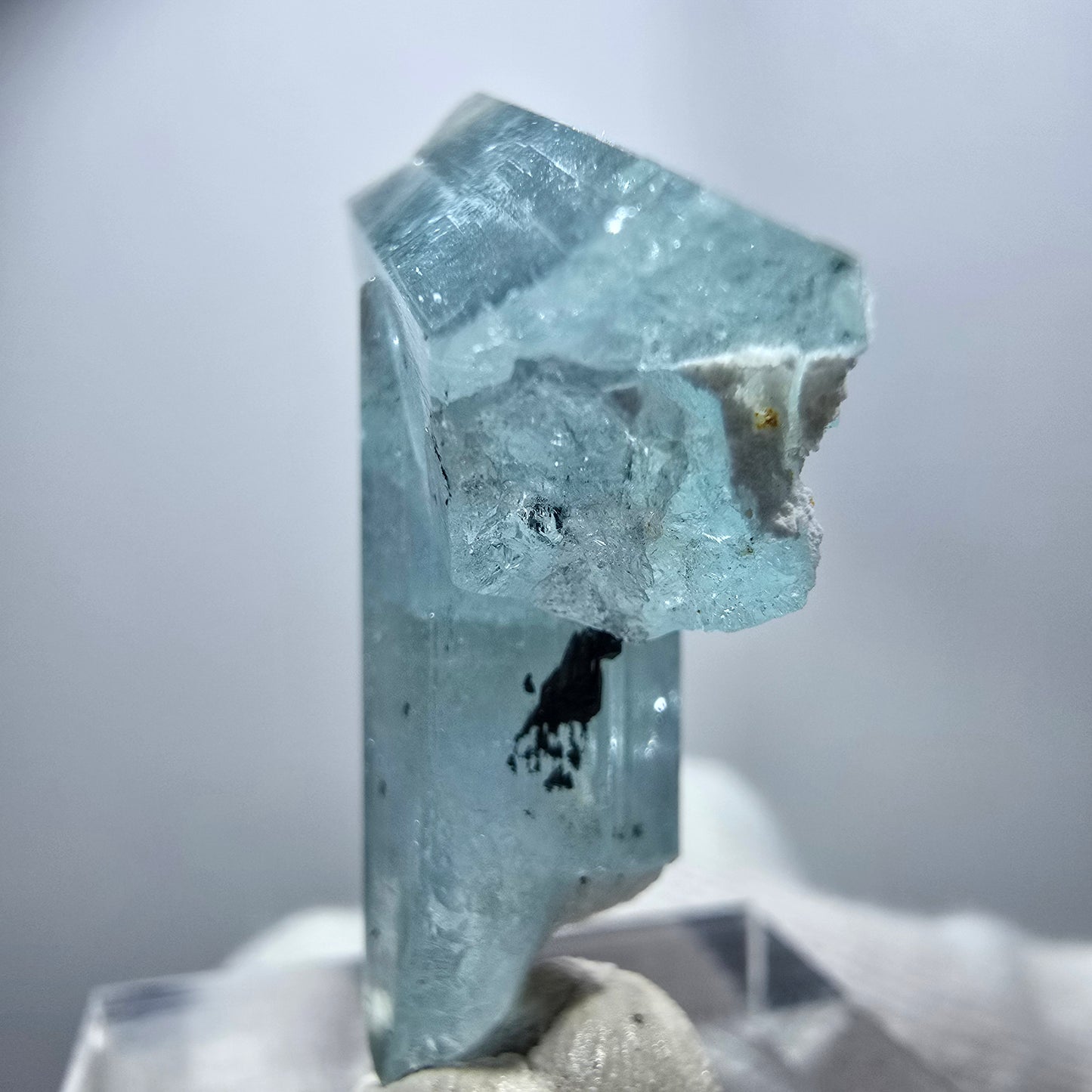 Seltener Aquamarin X mit Orthoklas, Schörl Turmalin Erongo, Namibia 30*21*10mm
