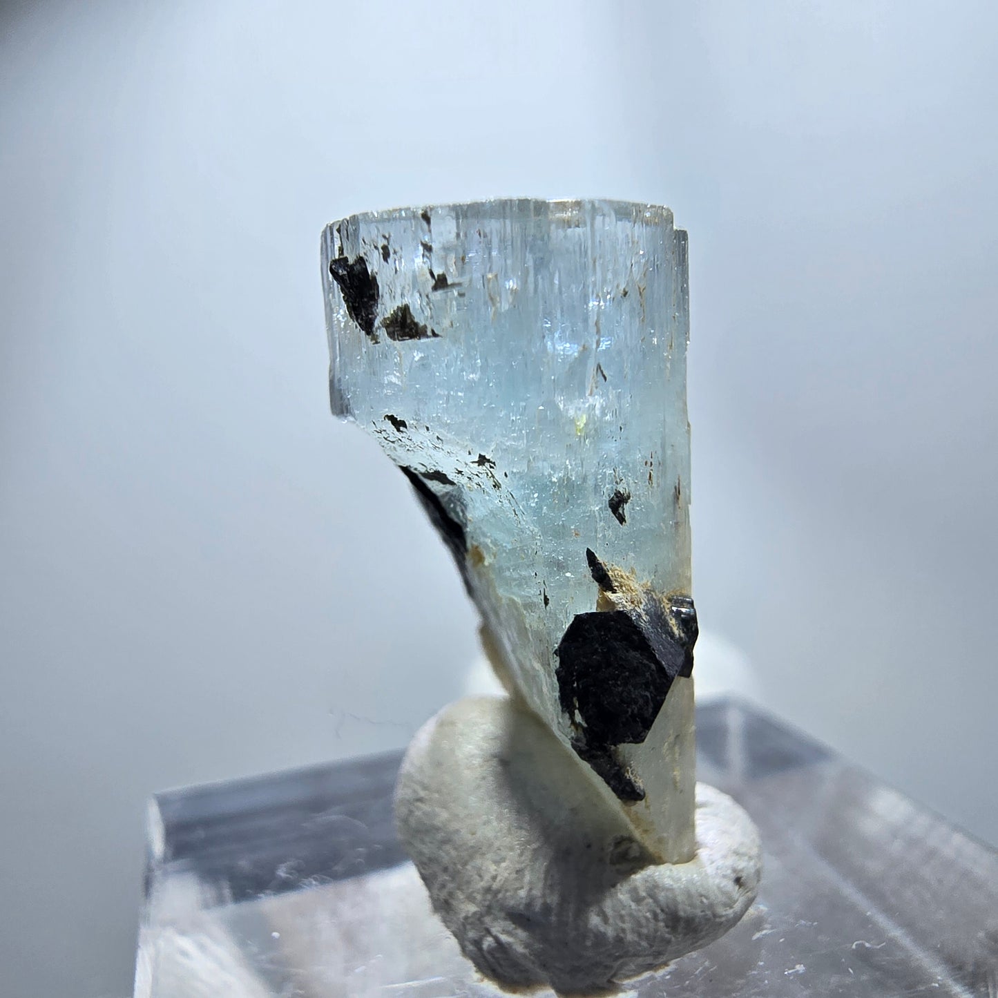 Seltener Aquamarin X mit Schörl Turmalin Erongo, Namibia 22*14*9mm