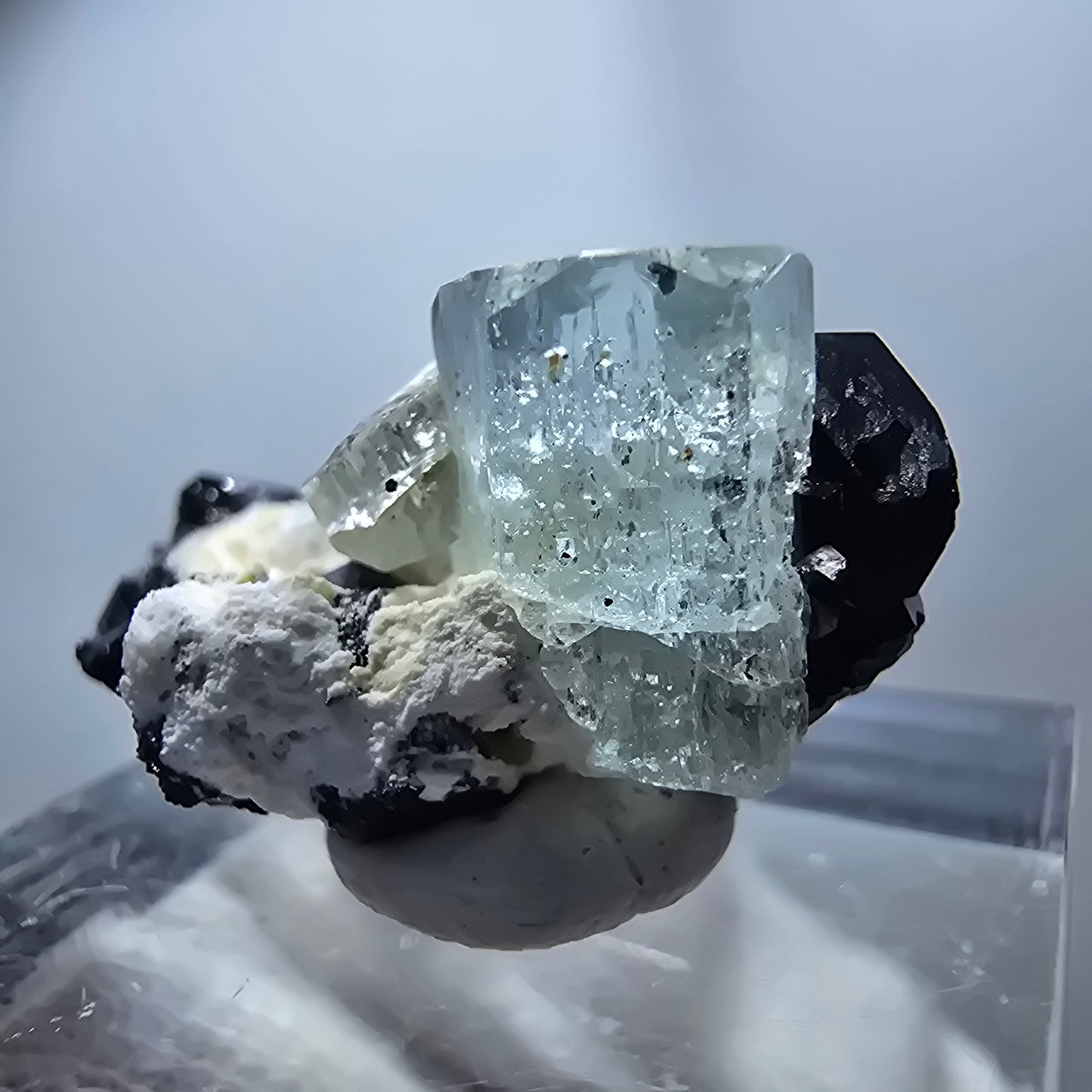 Seltener Aquamarin X mit Orthoklas, Schörl Turmalin Erongo, Namibia 26*14*14mm