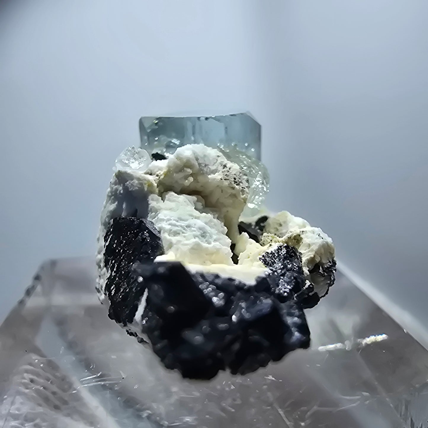 Seltener Aquamarin X mit Orthoklas, Schörl Turmalin Erongo, Namibia 26*14*14mm