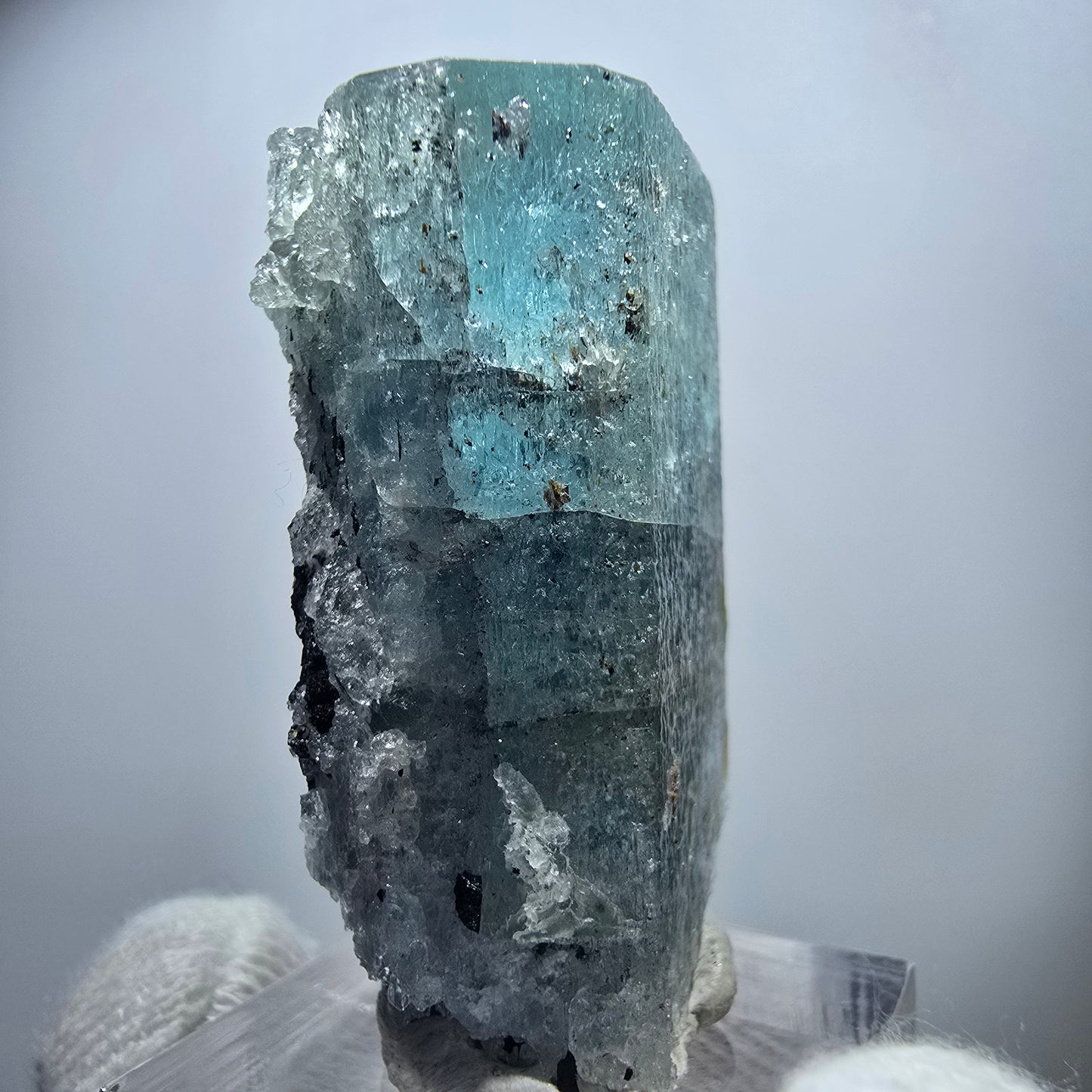 Seltener Aquamarin X mit Hyalit Einschlüssen Erongo, Namibia 42*28*19mm