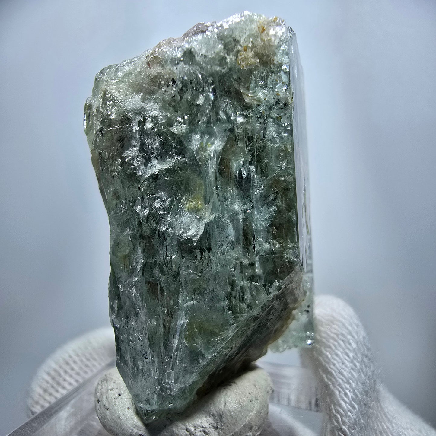 Seltener Aquamarin X mit Hyalit Einschlüssen Erongo, Namibia 40*29*23mm