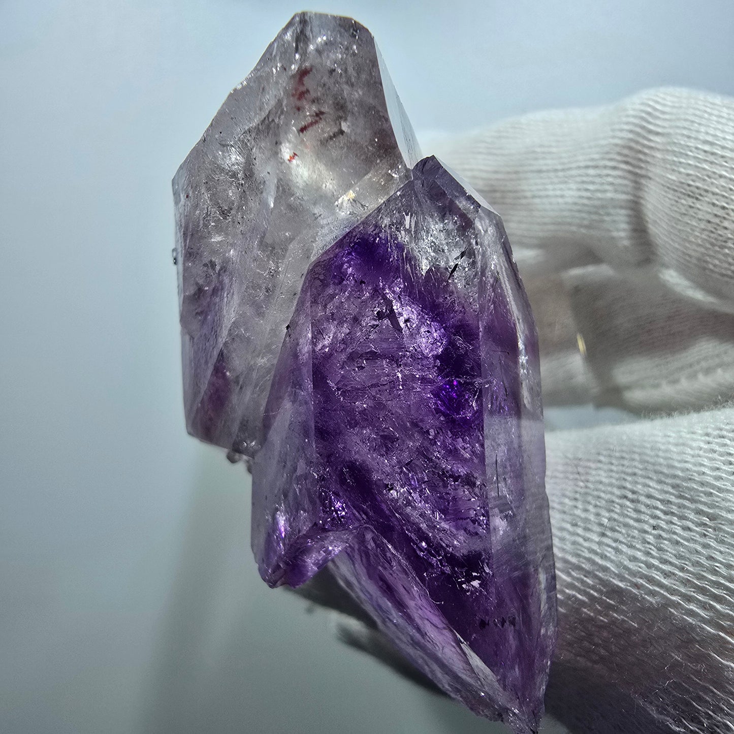 Harlekin Phantom Amethyst mit Analcim Stufe Streep Mine Gobob Namibia 66*54*35mm