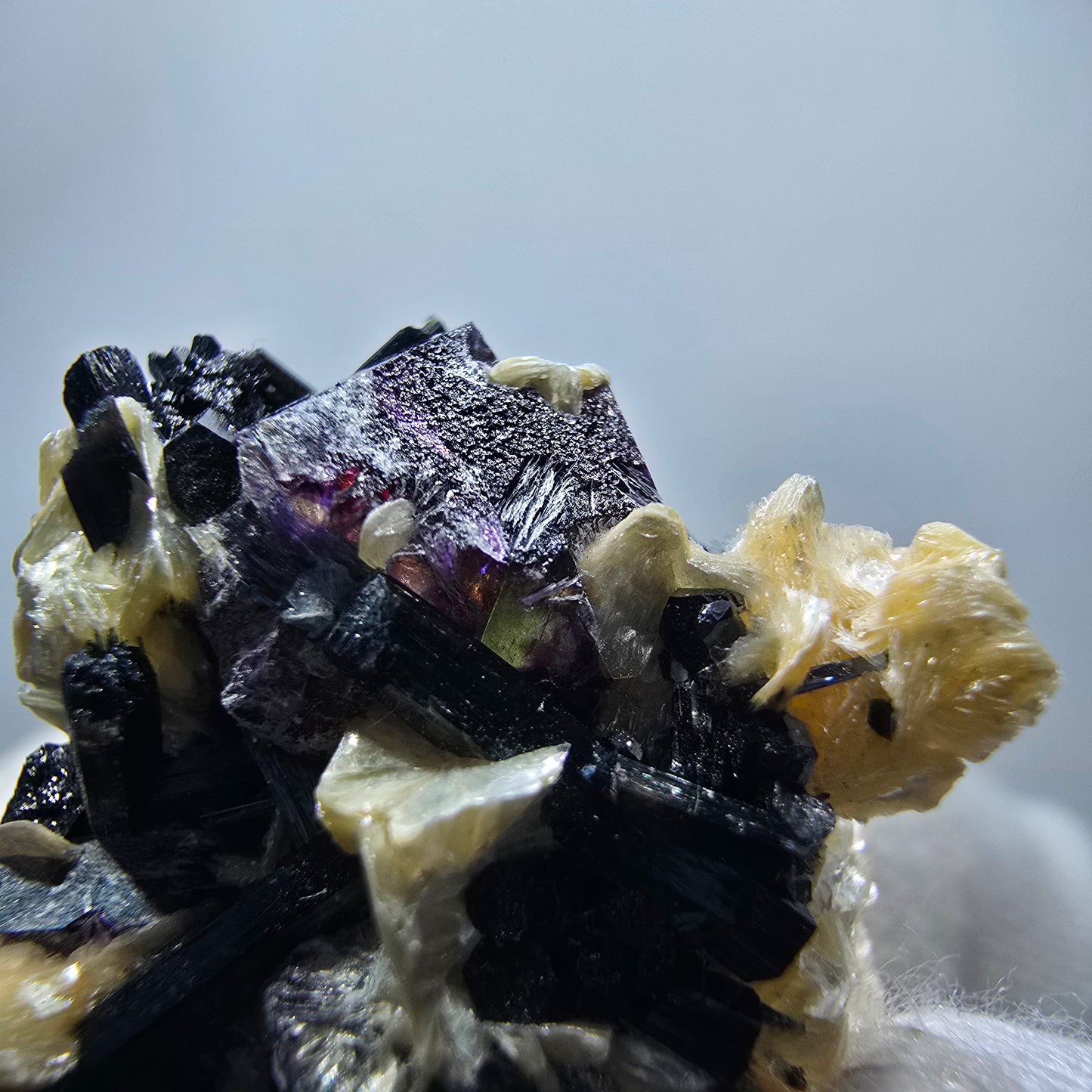 Colorful Phantom Fluorite Cubes Muscovite Schorl Tourmaline Erongo, Namibia 39*26*21mm