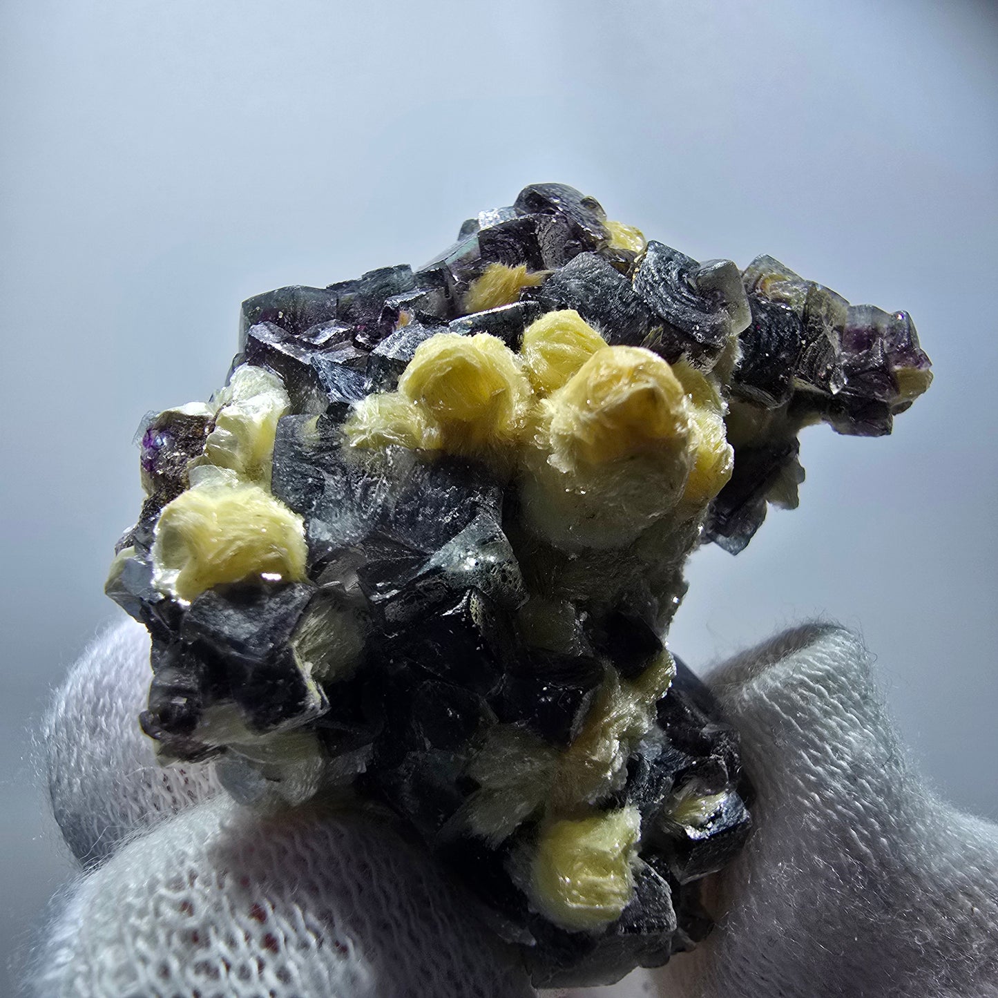 Cubes de fluorite fantôme colorés, hyalite, spécimen de muscovite, Erongo, Namibie, 42 x 39 x 28 mm