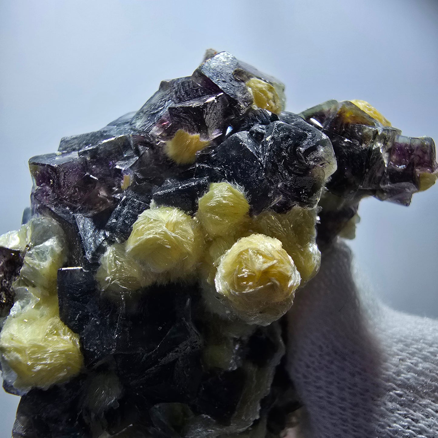 Cubes de fluorite fantôme colorés, hyalite, spécimen de muscovite, Erongo, Namibie, 42 x 39 x 28 mm