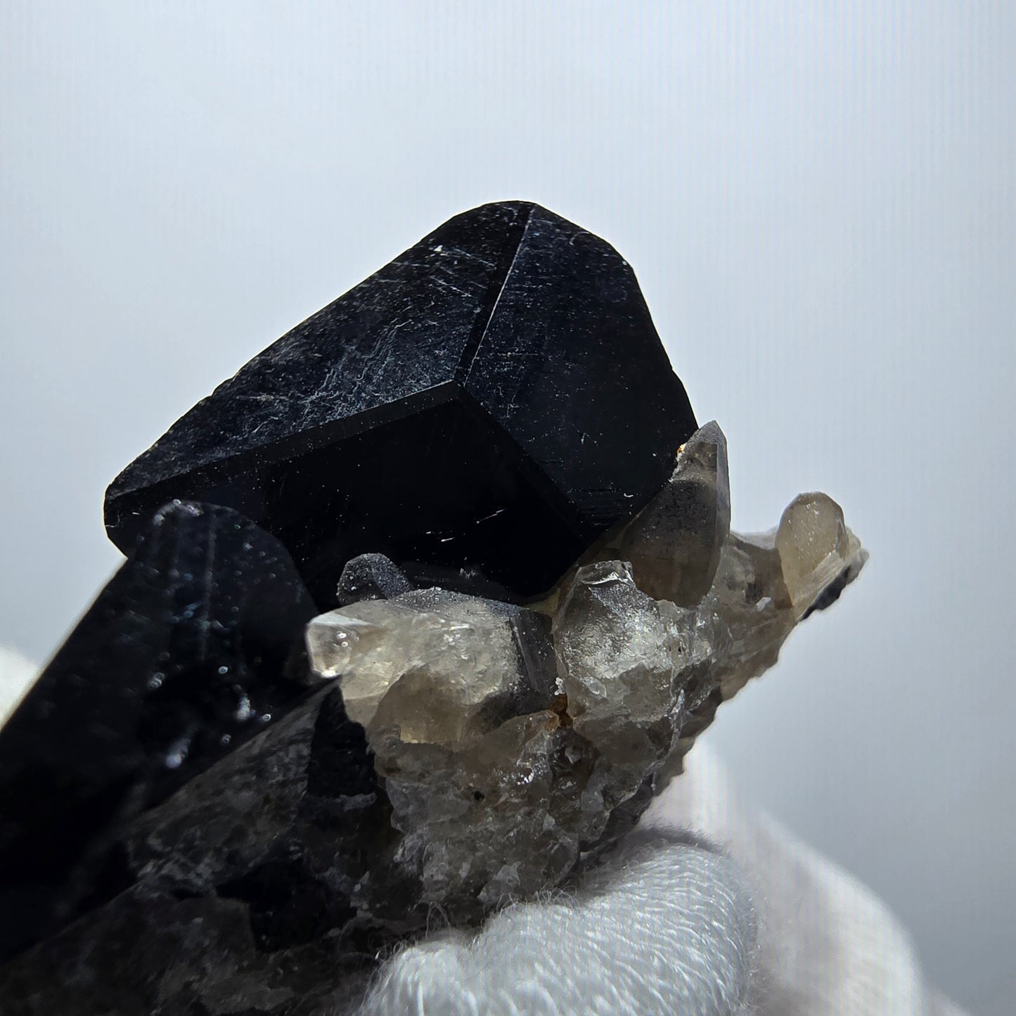 Symmetrische Schörl Turmalin, Rauchquarz, Hyalit Stufe Erongo Namibia 52*34*20mm