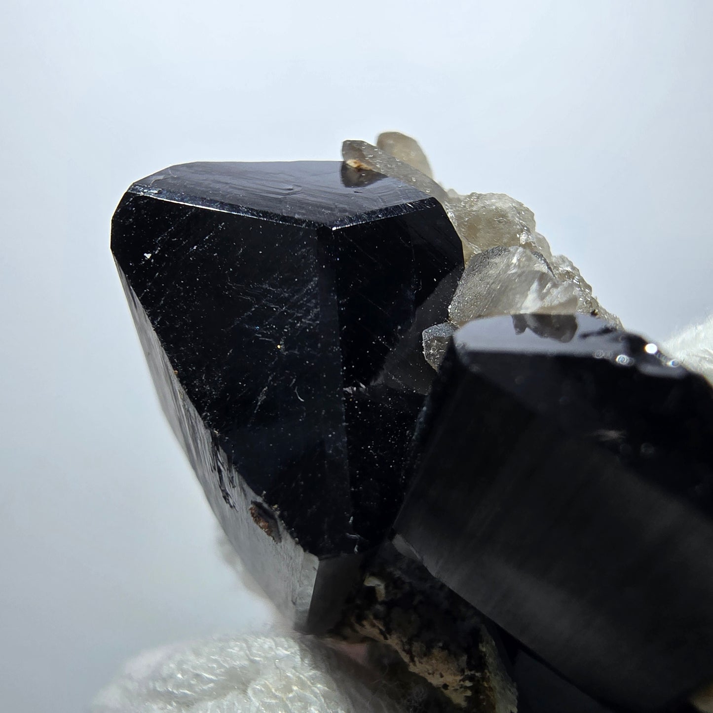 Symmetrische Schörl Turmalin, Rauchquarz, Hyalit Stufe Erongo Namibia 52*34*20mm