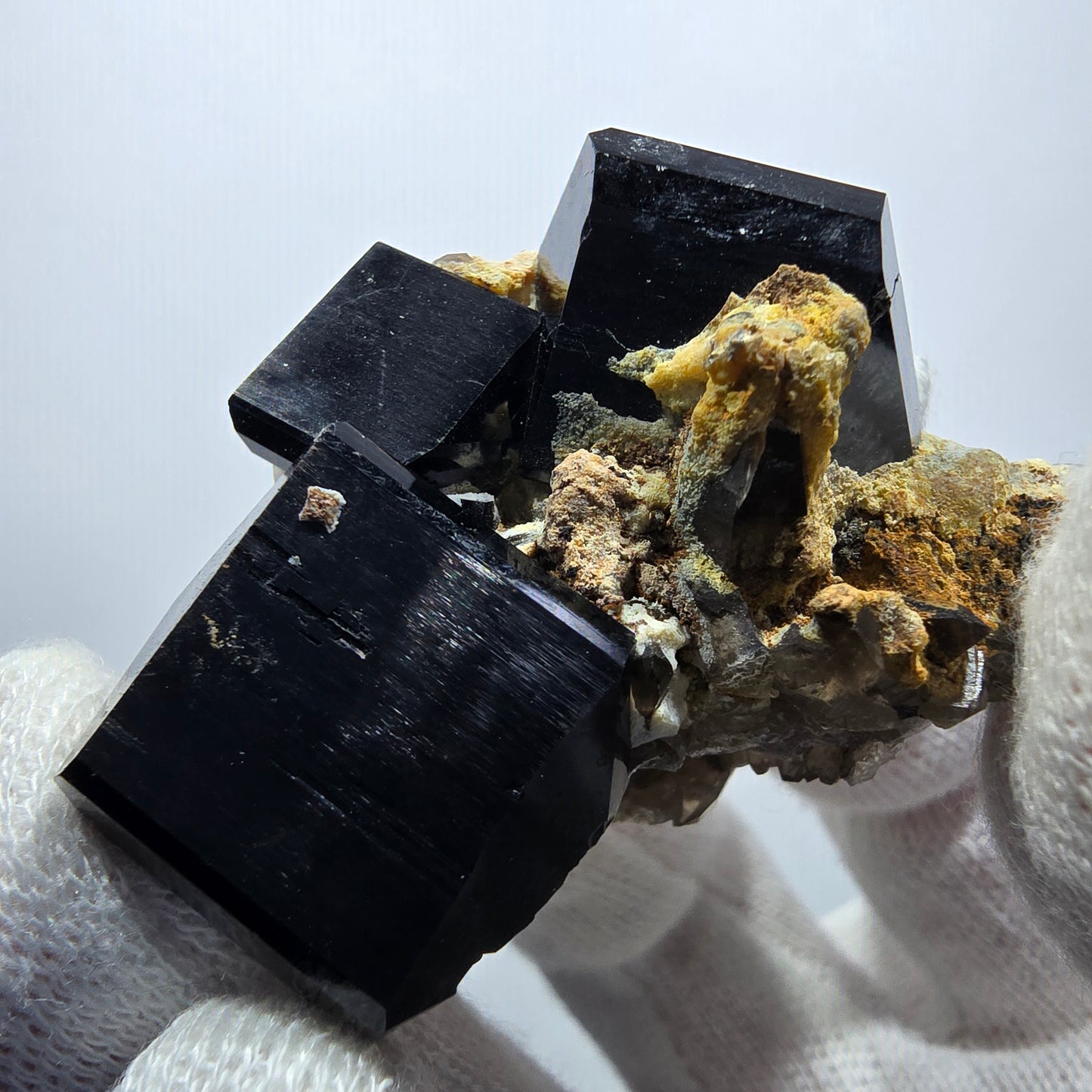 Symmetrische Schörl Turmalin, Rauchquarz, Hyalit Stufe Erongo Namibia 52*34*20mm