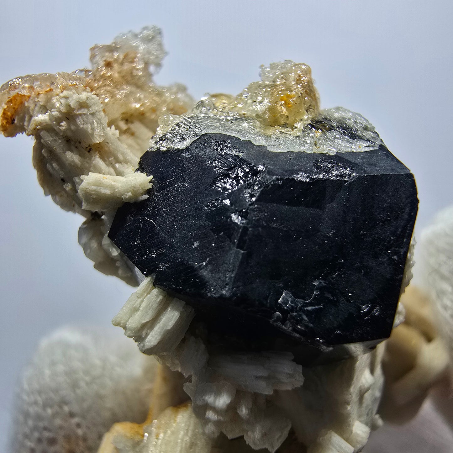 Seltene Schörl Turmalin, Hyalit, Orthoklas Stufe Erongo, Namibia 47*37*26mm