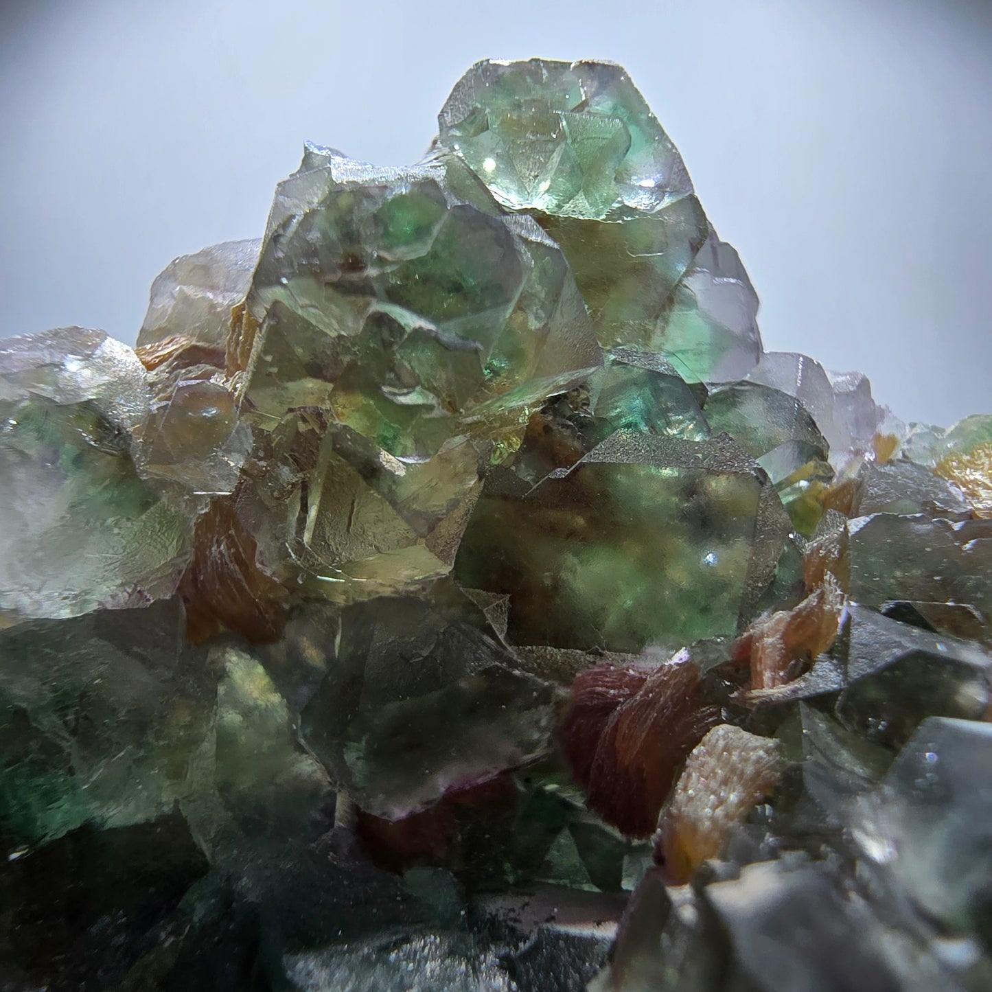 Phantom Fluorit Würfel, Hyalit, Muskovit (UV) Stufe Erongo, Namibia 70*63*36mm