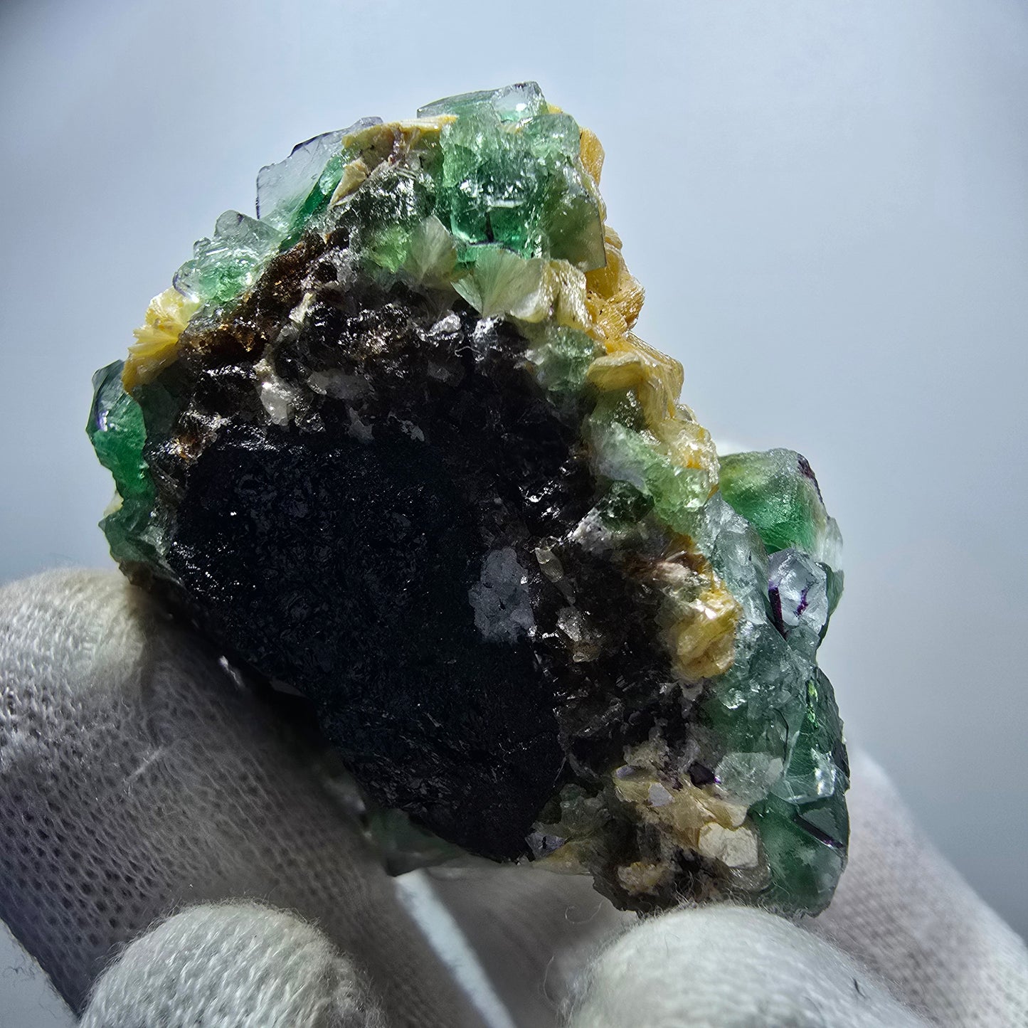 Fluorite fantôme Schörl, tourmaline, calcite, muscovite, stade Erongo, Namibie, 52 x 43 x 34 mm