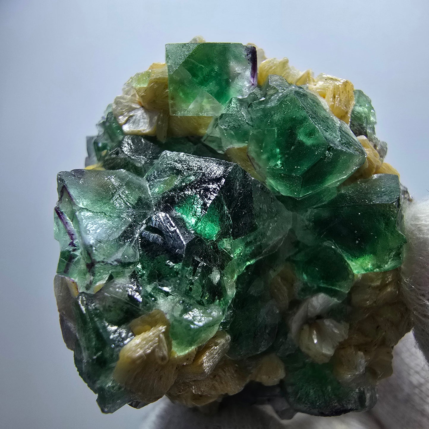 Fluorite fantôme Schörl, tourmaline, calcite, muscovite, stade Erongo, Namibie, 52 x 43 x 34 mm
