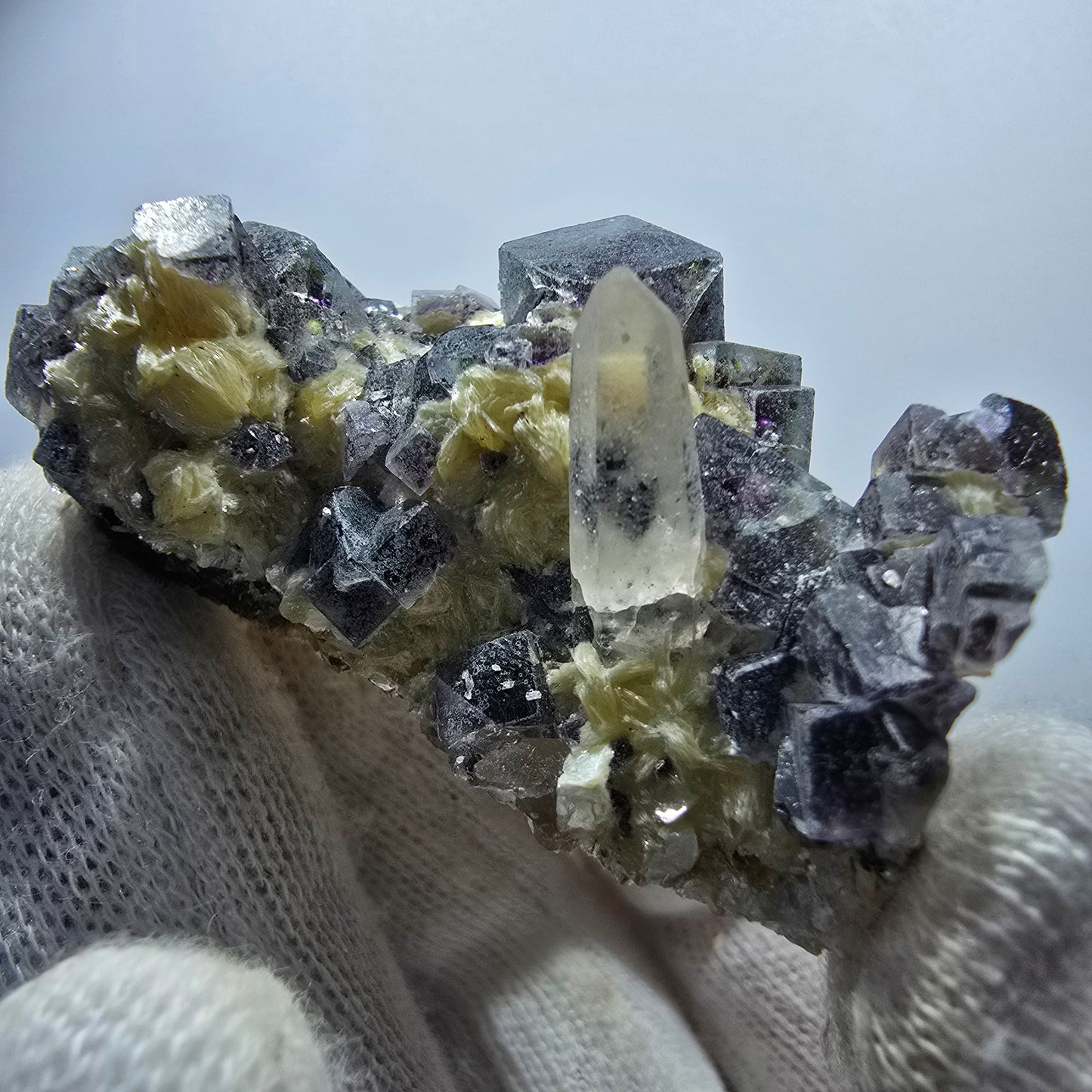 Cube de fluorite fantôme coloré, spécimen de quartz fumé muscovite, Erongo, Namibie, 48 x 32 x 29 mm