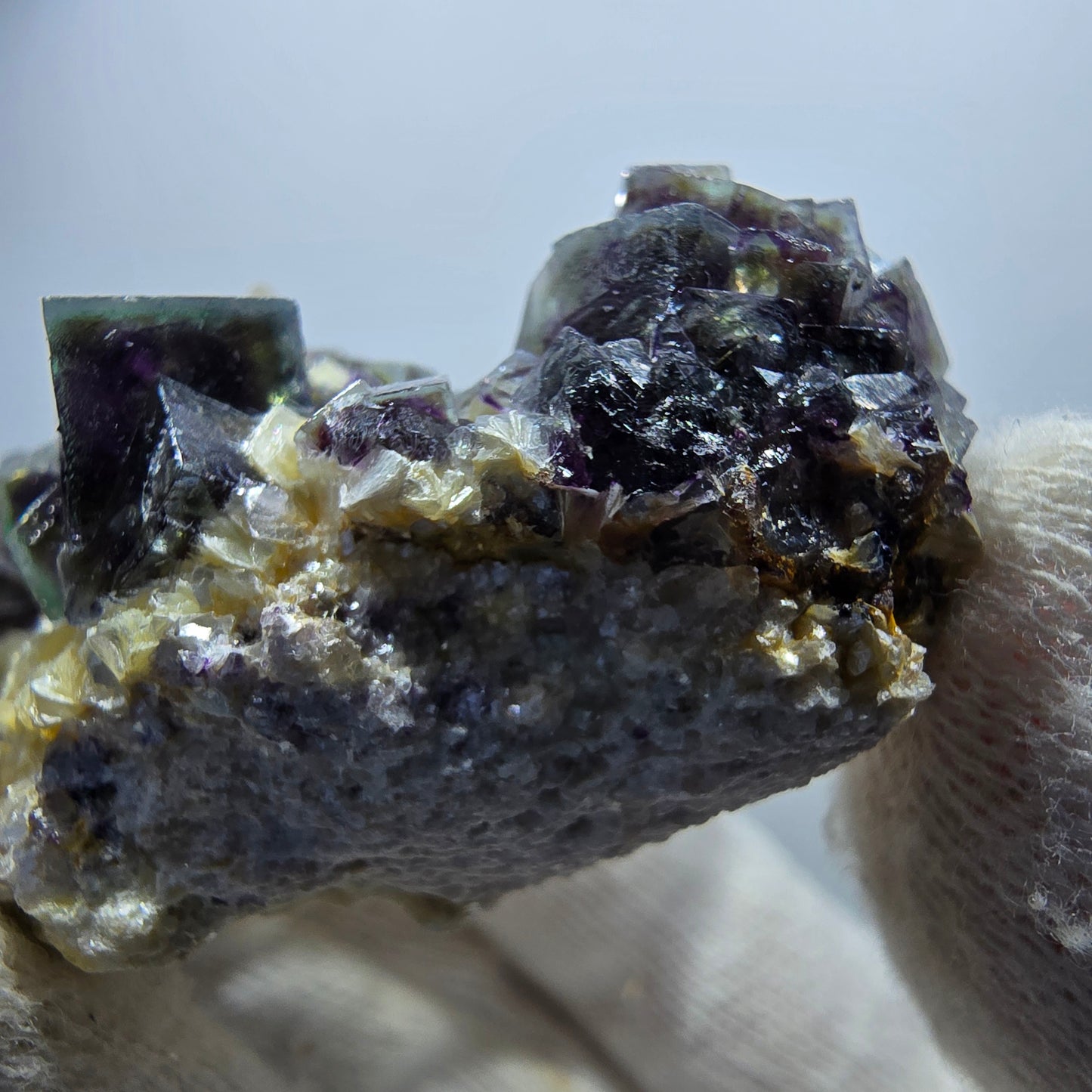 Cube de fluorite fantôme coloré, spécimen de quartz fumé muscovite, Erongo, Namibie, 48 x 32 x 29 mm
