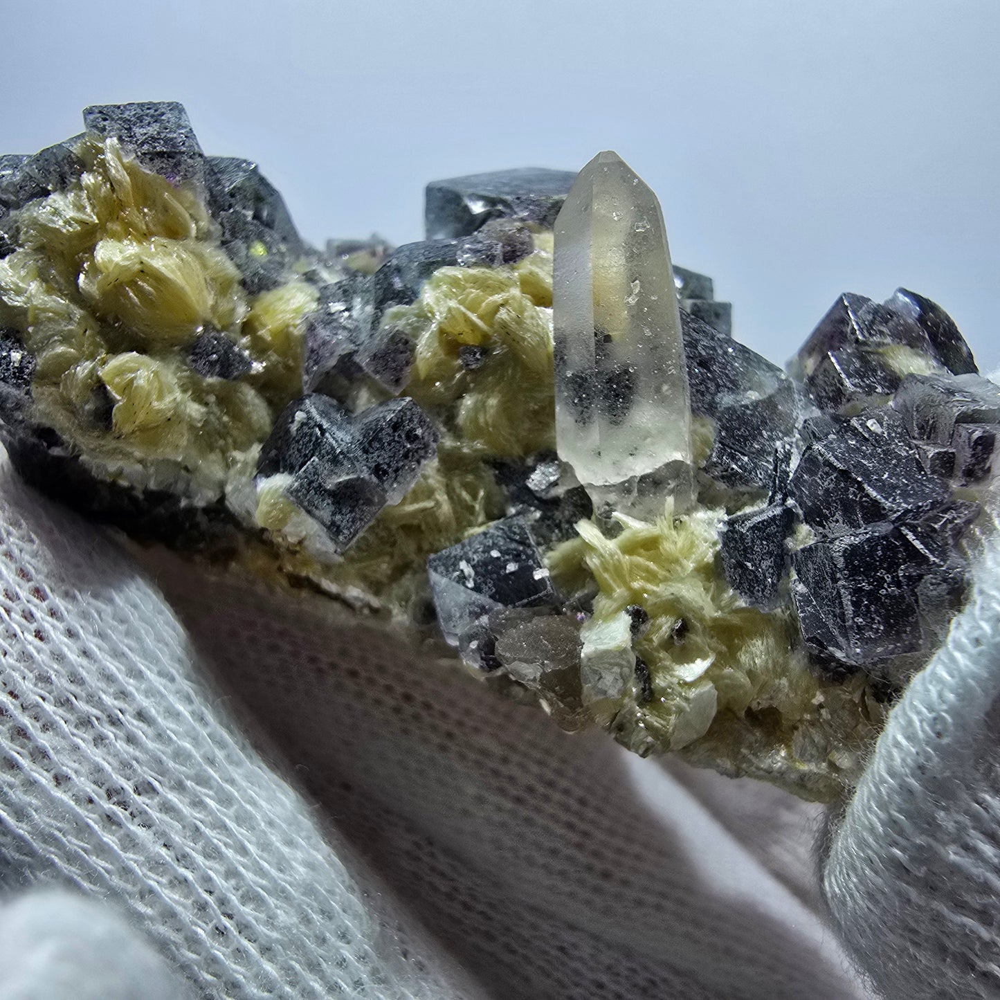 Cube de fluorite fantôme coloré, spécimen de quartz fumé muscovite, Erongo, Namibie, 48 x 32 x 29 mm