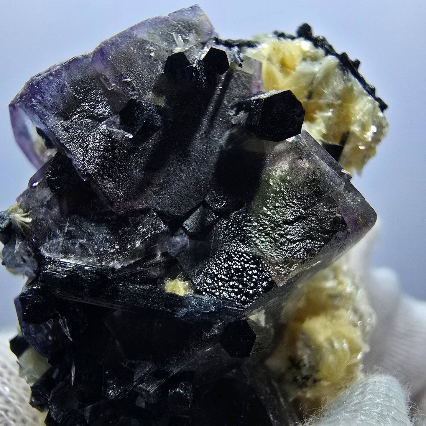Colorful Phantom Fluorite Cubes Schorl Tourmaline Muscovite Erongo, Namibia 52*50*35mm