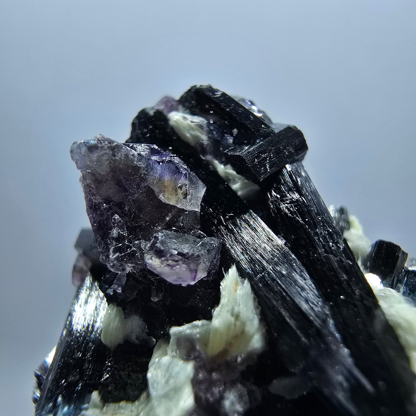 Colorful Phantom Fluorite Cubes Schorl Tourmaline Muscovite Erongo, Namibia 48*32*31mm