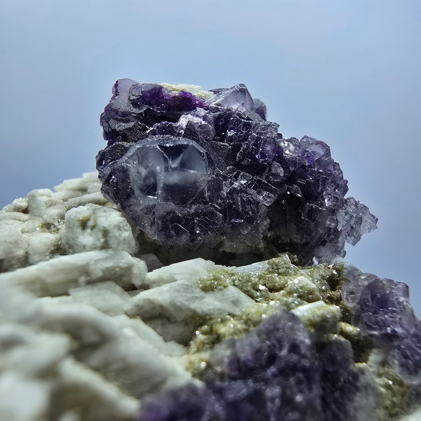 Cube de fluorite fantôme, muscovite, spécimen d'orthose, Erongo, Namibie, 56 x 44 x 28 mm