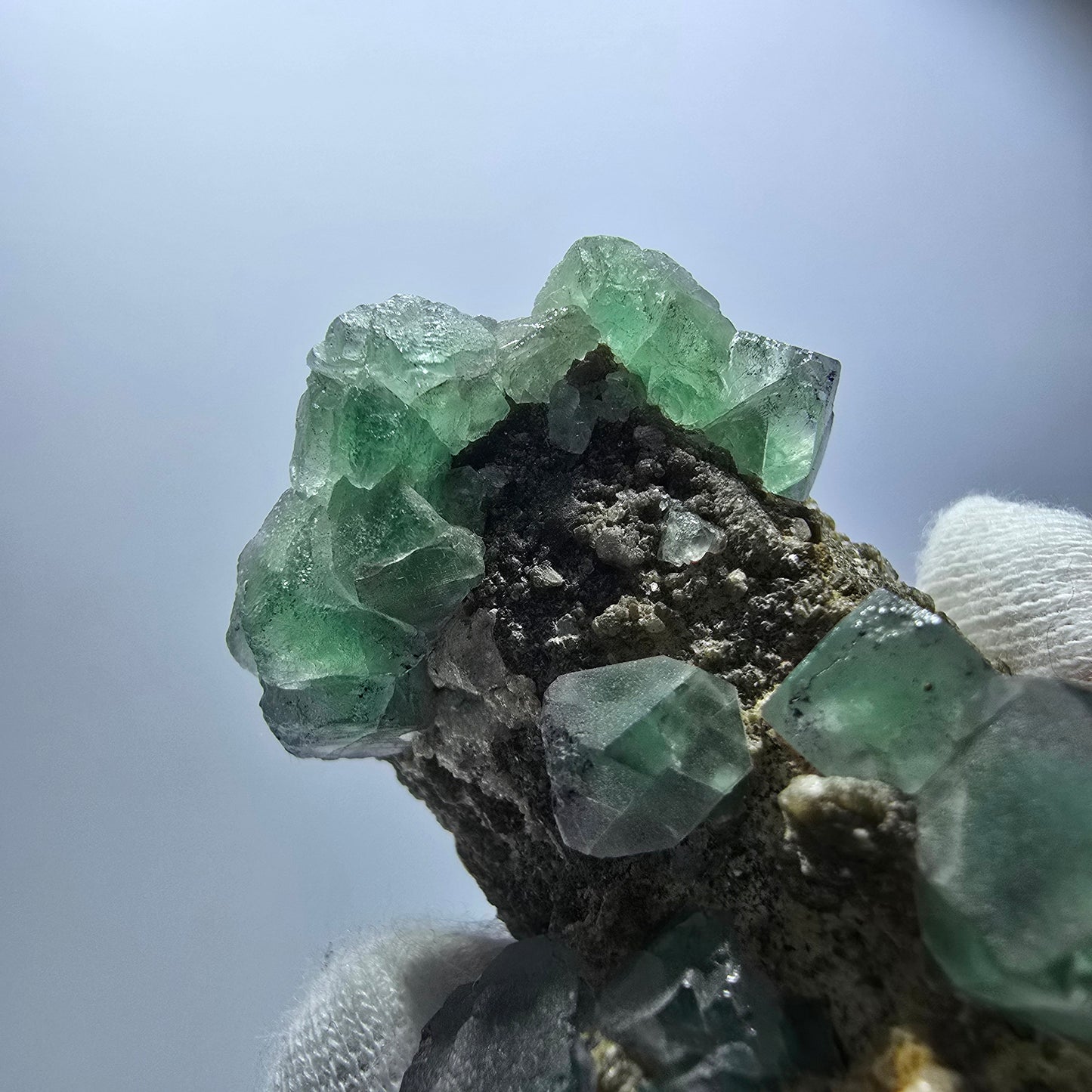 Fluorite fantôme zonale Schörl Tourmaline Muscovite Hyalite Erongo, Namibie 83*45*47mm
