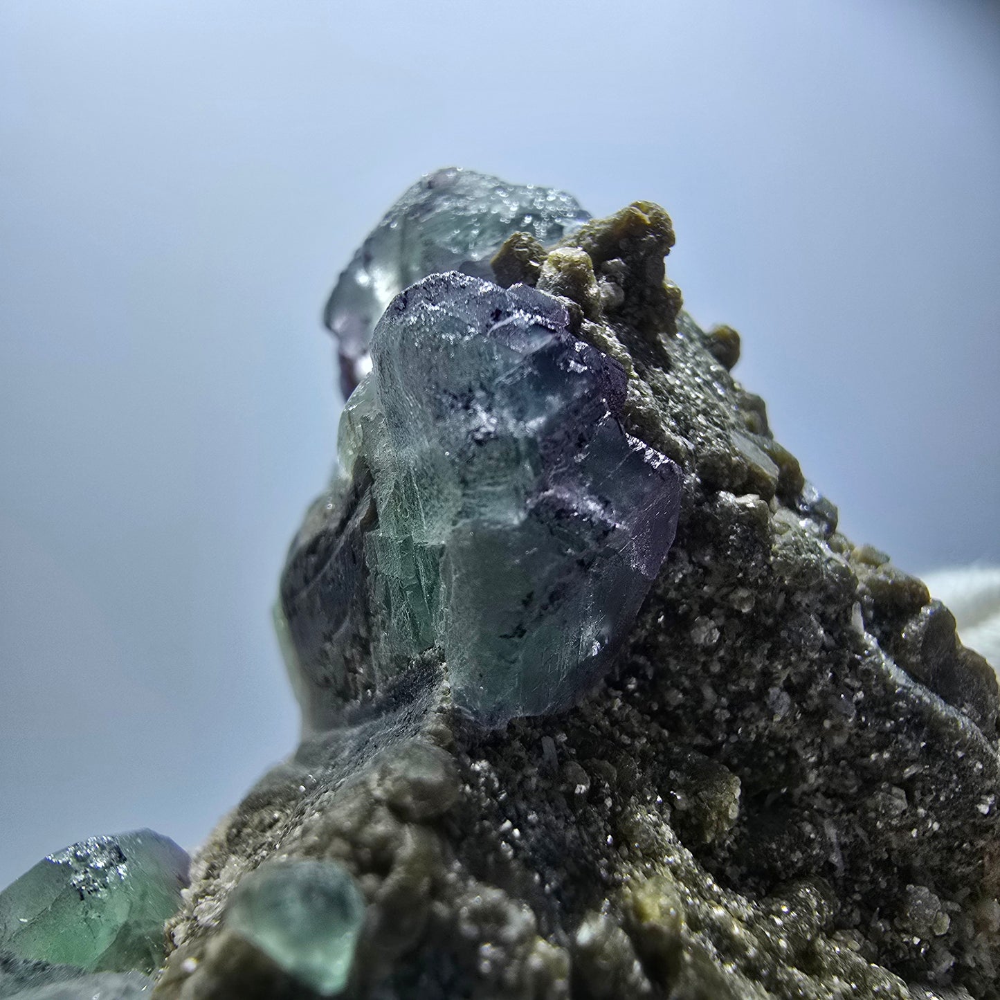 Fluorite fantôme zonale Schörl Tourmaline Muscovite Hyalite Erongo, Namibie 83*45*47mm