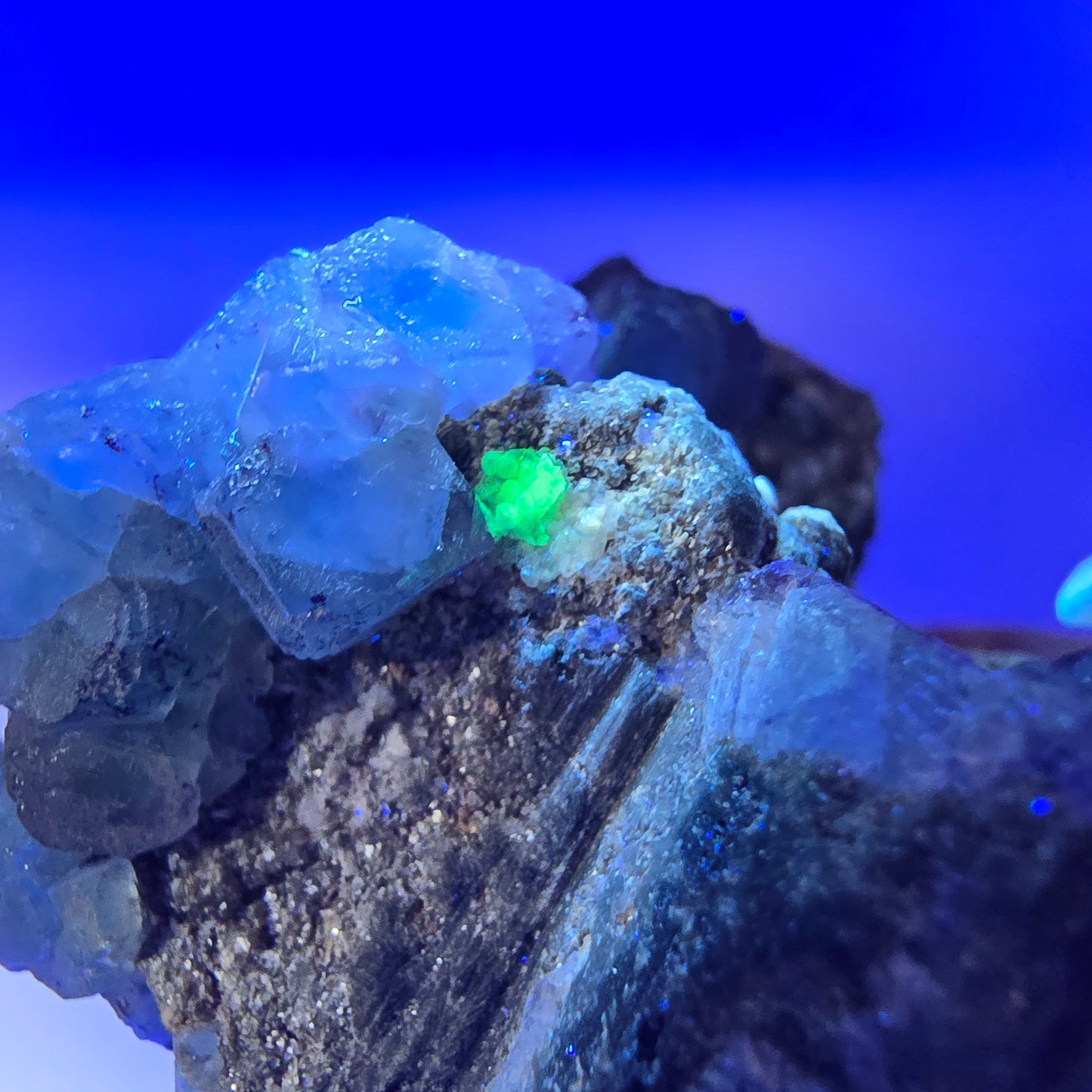 Fluorite fantôme zonale Schörl Tourmaline Muscovite Hyalite Erongo, Namibie 83*45*47mm