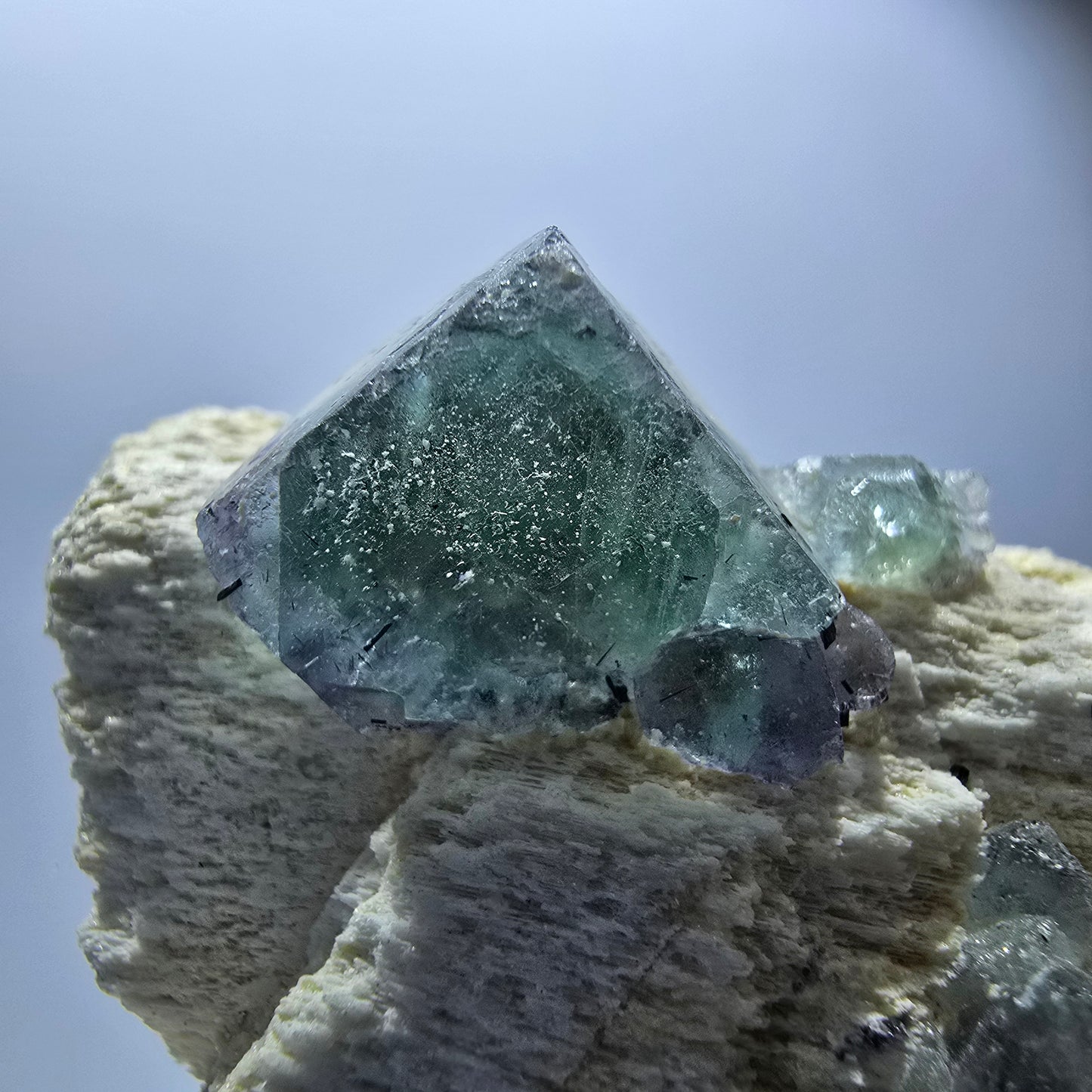 Phantom Fluorit Würfel zonal, Orthoklas, Schörl Turmalin Erongo, Namibia 77*52*30mm