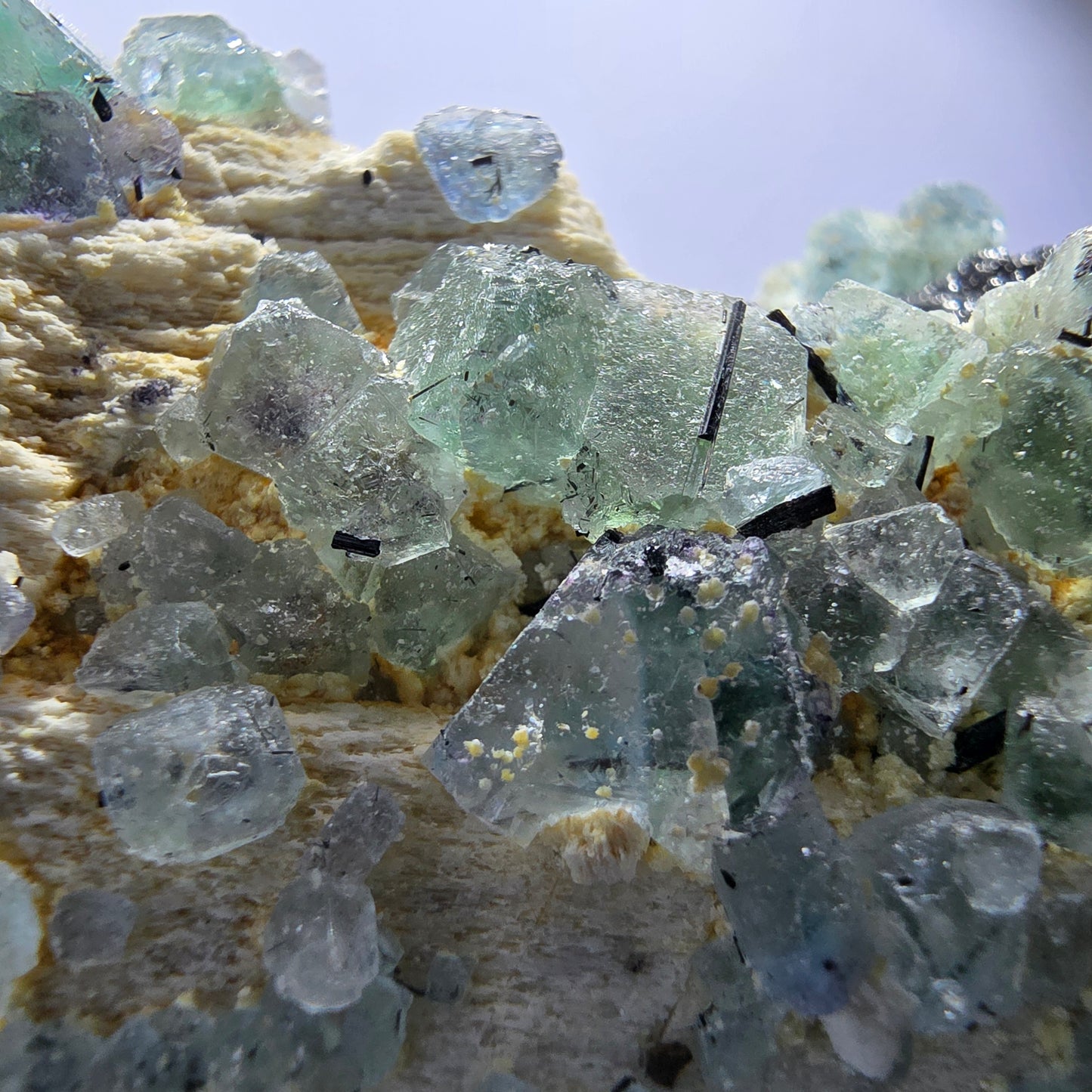Phantom Fluorit Würfel zonal, Orthoklas, Schörl Turmalin Erongo, Namibia 77*52*30mm