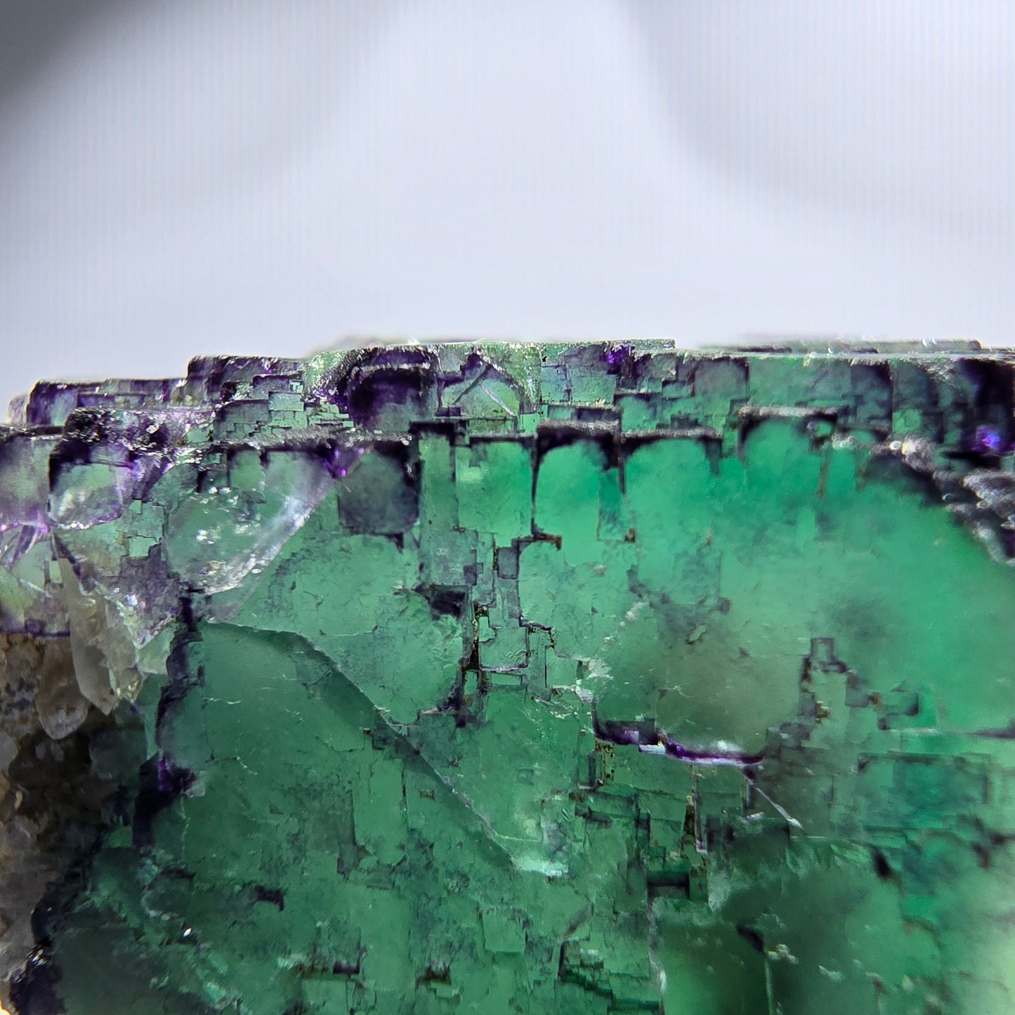 Cube de fluorite fantôme, parquet zonal vert violet Okorusu, Namibie 38*36*23mm