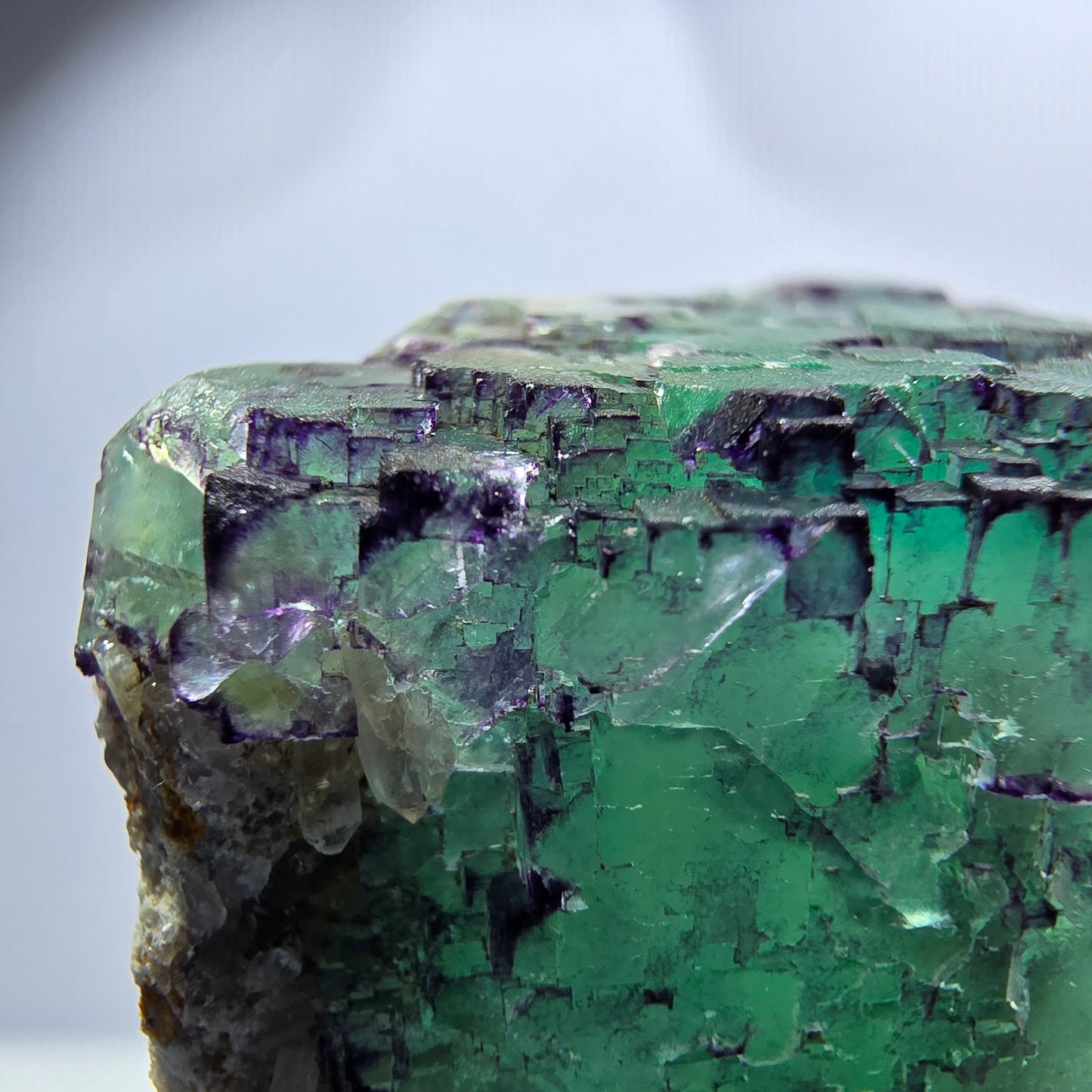 Cube de fluorite fantôme, parquet zonal vert violet Okorusu, Namibie 38*36*23mm