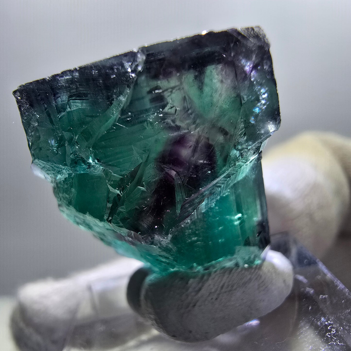 Rare cube de fluorite fantôme, vert violet zonal Okorusu, Namibie 30*24*18mm