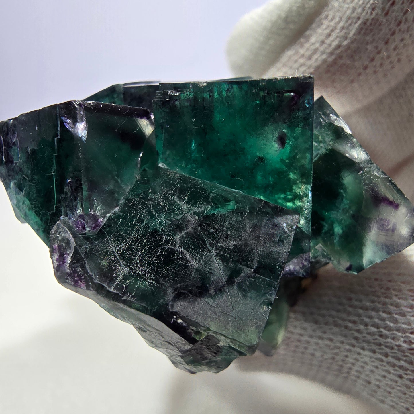 Spécimen de cube de fluorite fantôme transparente, vert-violet zonal, Okorusu, Namibie, 47 x 43 x 31 mm