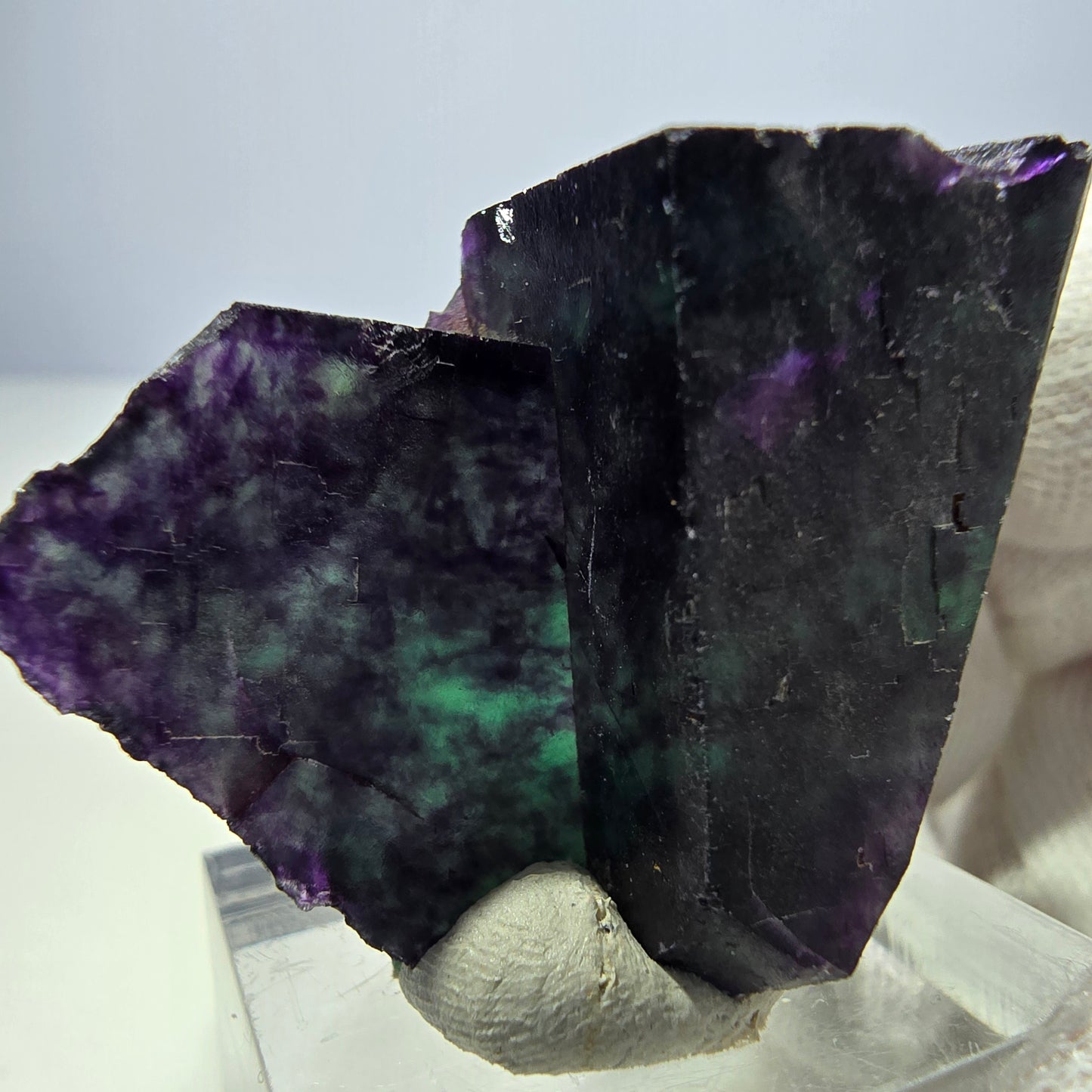 Spécimen de cube de fluorite fantôme transparente, vert-violet zonal, Okorusu, Namibie, 42 x 28 x 24 mm