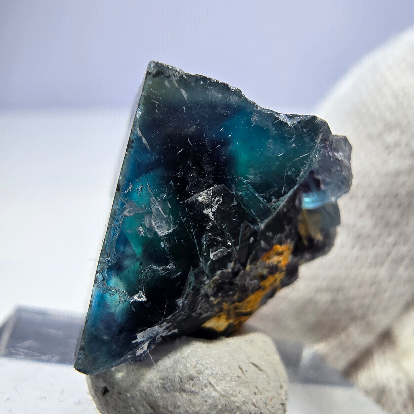 Spécimen de cube de fluorite fantôme, zonal - Nouvelle découverte ! Okorusu, Namibie 22*16*16mm
