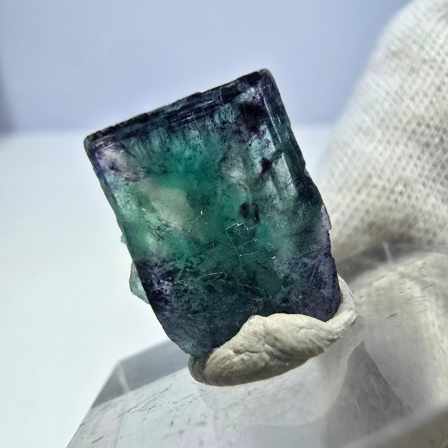 Spécimen de cube de fluorite fantôme transparente, vert-violet zonal, Okorusu, Namibie, 20 x 15 x 11 mm