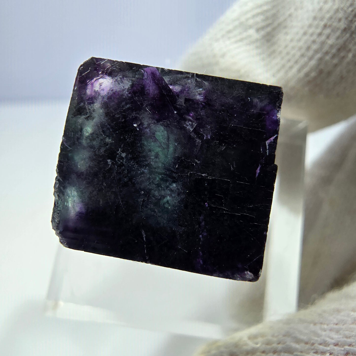 Spécimen de cube de fluorite fantôme transparente, vert-violet zonal, Okorusu, Namibie, 22 x 21 x 15 mm