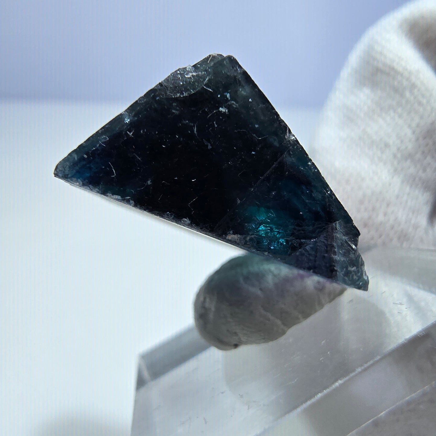 Cube de fluorite fantôme, zonal - Nouvelle découverte ! Okorusu, Namibie 30*27*13mm