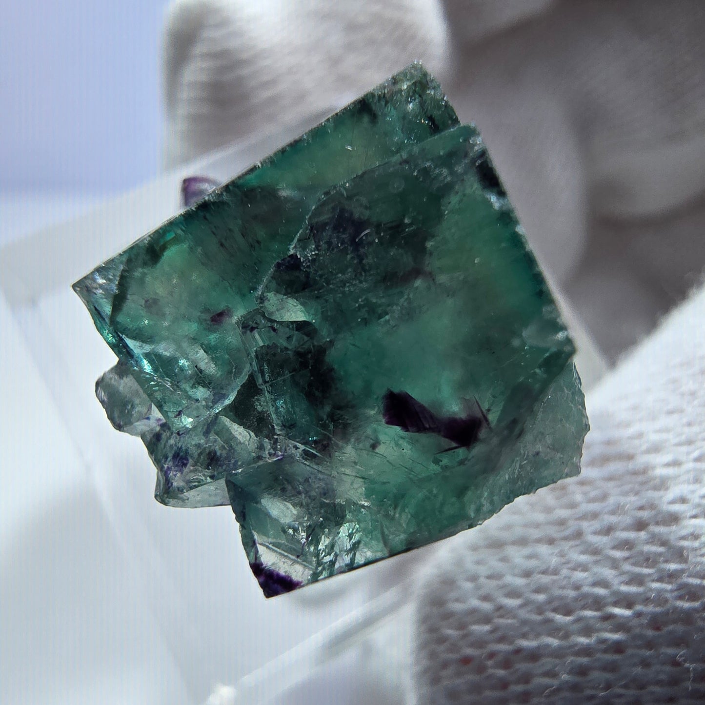 Spécimen rare de cube de fluorite fantôme, vert zonal et violet, Okorusu, Namibie, 25 x 21 x 15 mm