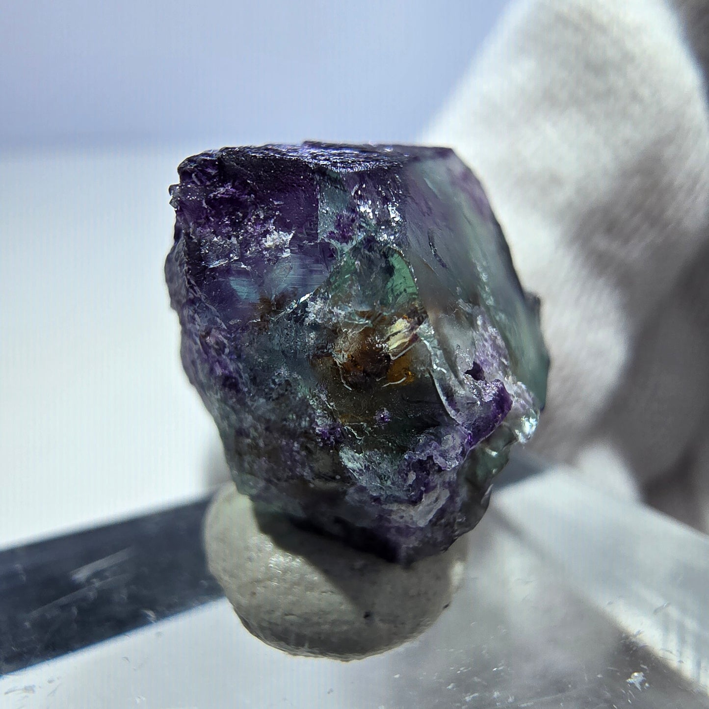 Rare spécimen de cube de fluorite fantôme, vert-violet zonal, Okorusu, Namibie, 16 x 14 x 14 mm