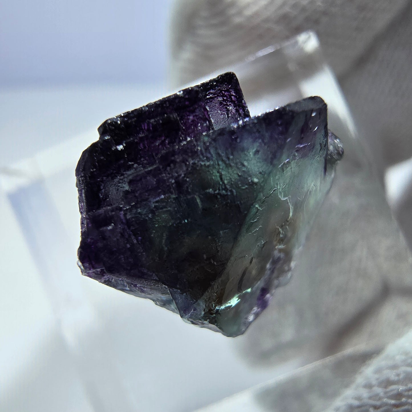 Rare spécimen de cube de fluorite fantôme, vert-violet zonal, Okorusu, Namibie, 16 x 14 x 14 mm
