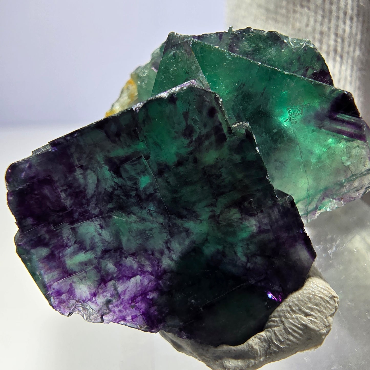 Spécimen rare de cube de fluorite fantôme, vert zonal et violet, Okorusu, Namibie, 32 x 28 x 19 mm