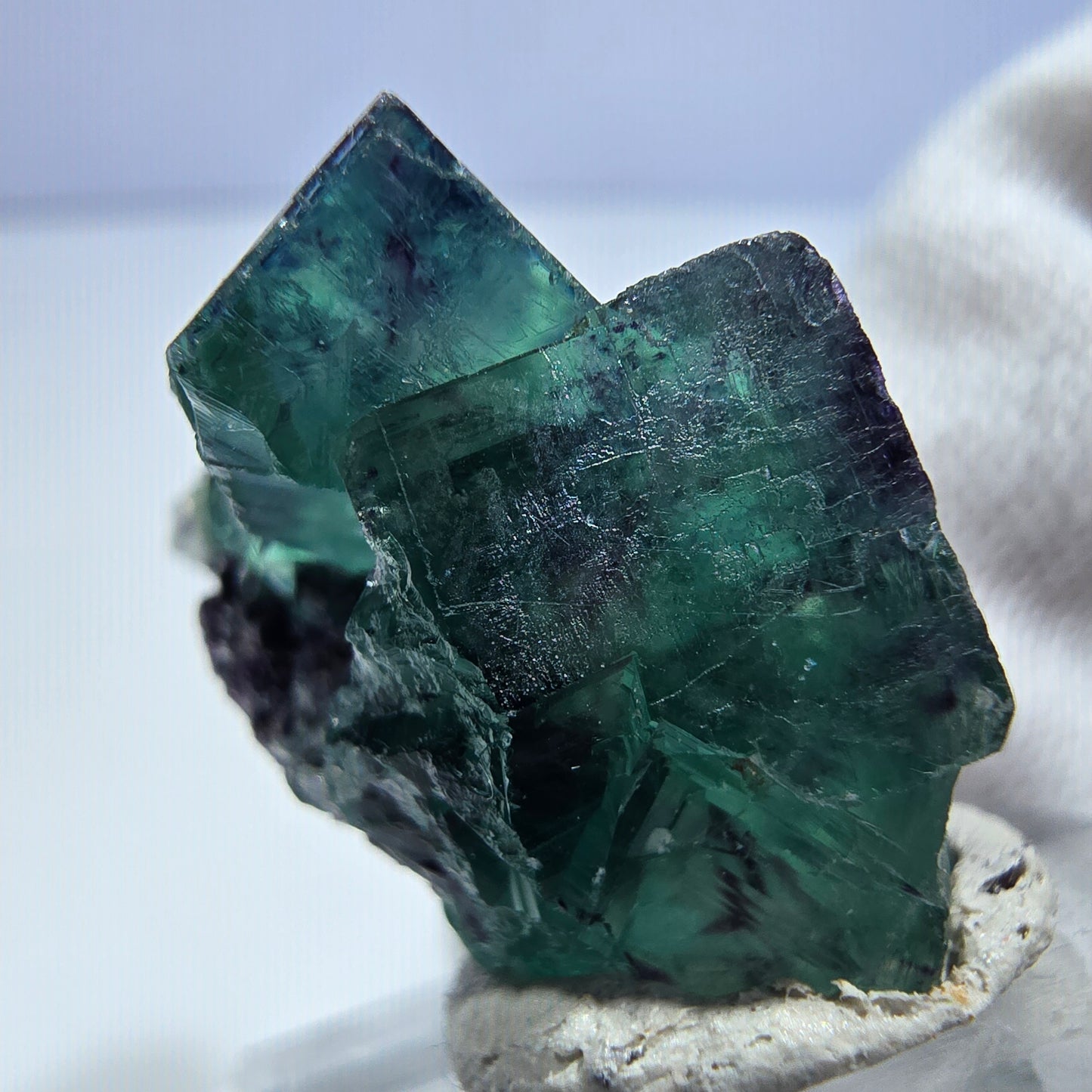 Seltene Phantom Fluorit Würfel Stufe zonal grün lila Okorusu, Namibia 28*25*17mm