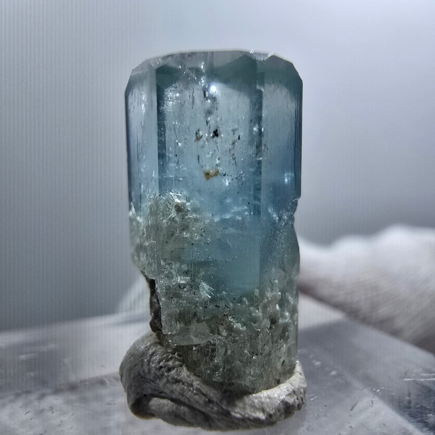 Cristal d'aigue-marine X clair rare Erongo, Namibie 17*10*7mm