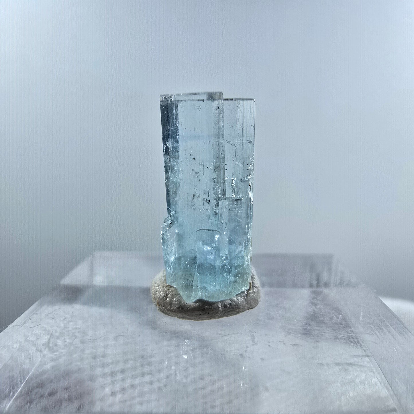 Cristal d'aigue-marine X clair rare Erongo, Namibie 15*7*7mm