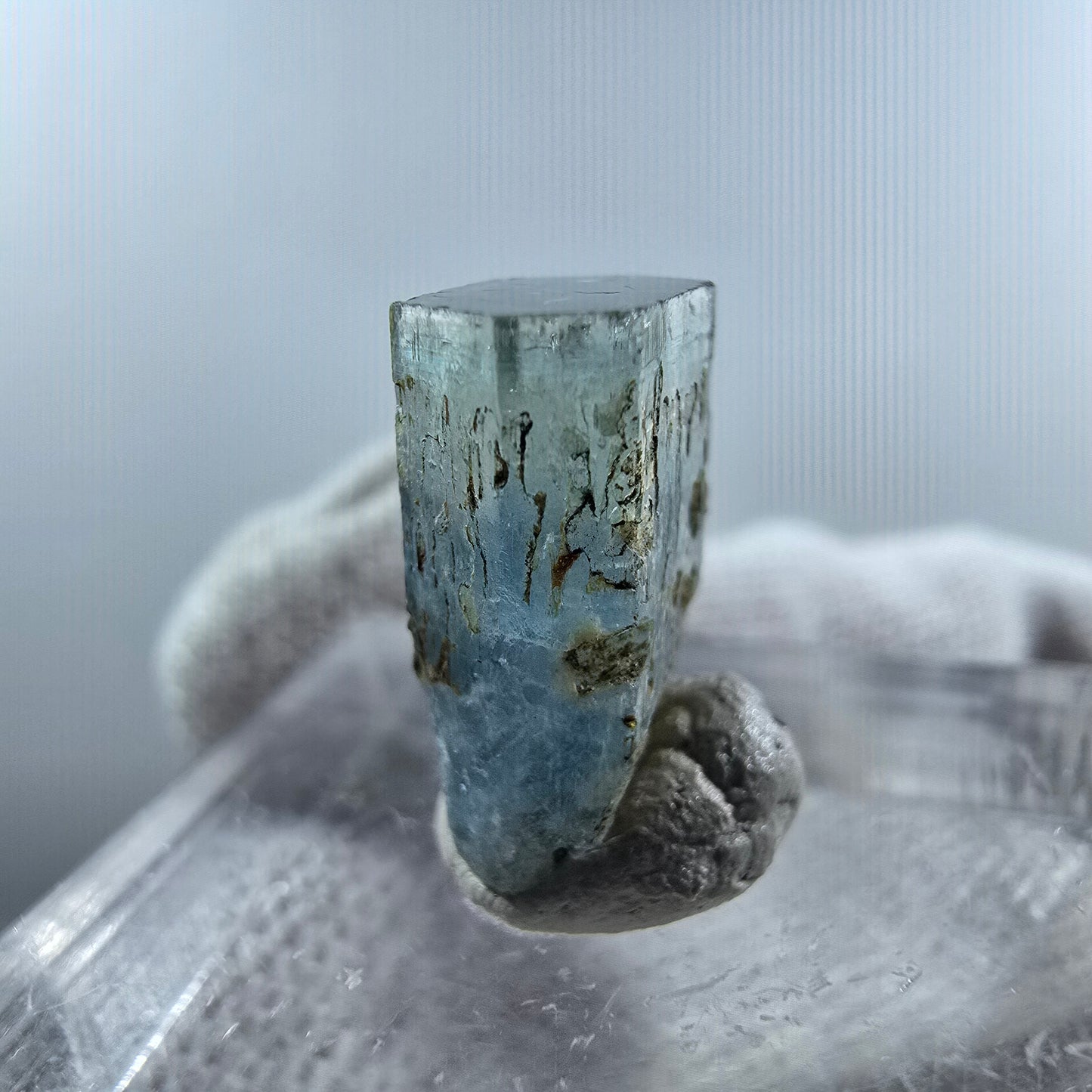 Cristal d'aigue-marine X clair rare Erongo, Namibie 14*9*5mm
