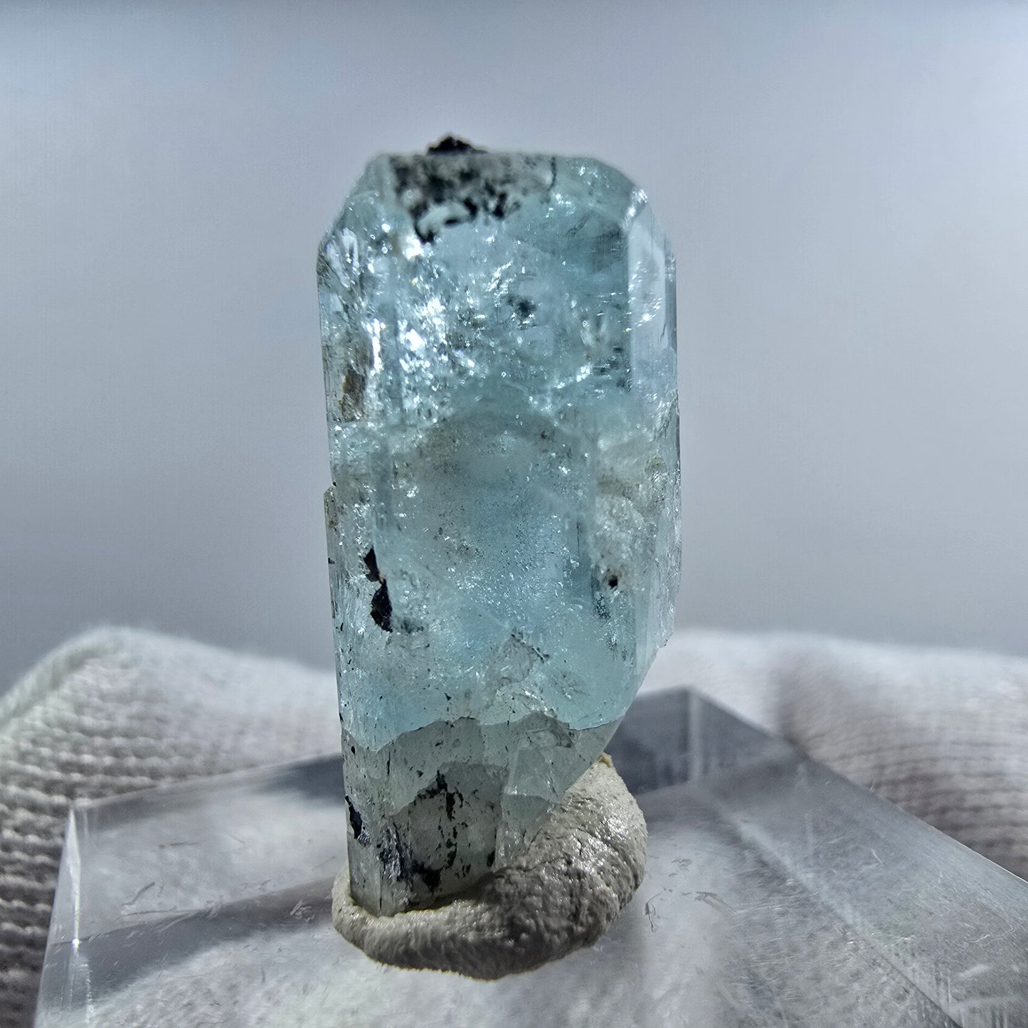 Aigue-marine Setlene, spécimen de tourmaline Schorl, Erongo, Namibie, 23 x 11 x 9 mm