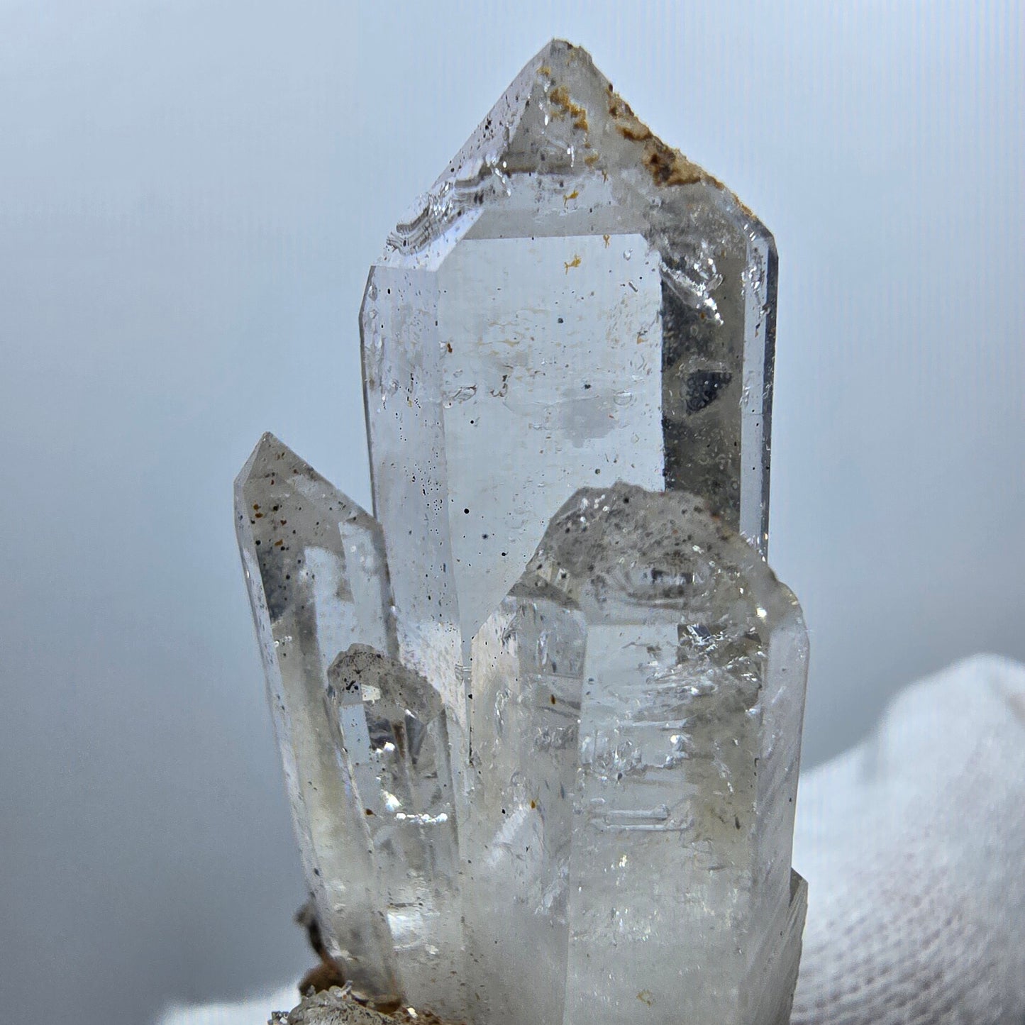 Sceptre DT en quartz fumé fantôme, calcite UV Valentine Pocket Goboboseb Namibie 60 x 26 x 25 mm